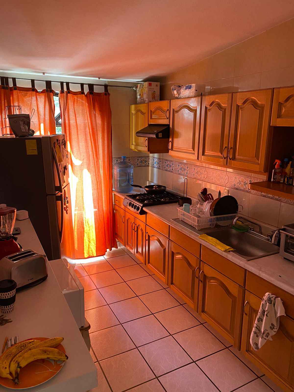 Rento cuarto en mi departamento 5 min de plaza galerías, la gran plaza fashion mall y 10 min de Andares.
Otras áreas de interés cerca: Technology park, Universidad Autónoma de Guadalajara (UAG) Universidad Panamericana (UP), Ciudad Granja, Estadio 3 de Marzo.
Interesados me pueden marcar o también whats al 333, cuatro, siete, tres, 43, cero, seis.
Soy ingeniero biomédico egresado y extrovertido con mucho gusto por convivir y aprender de los demás. Soy abierto al diálogo siempre respeto ideales, creencias y gustos de los demás, yo creo que la comunicación es clave para una buena convivencia en cualquier tipo de relación.
OJO
"Para mí la limpieza y el orden es imprescindible en el hogar en especial cuando se comparten áreas comunes."