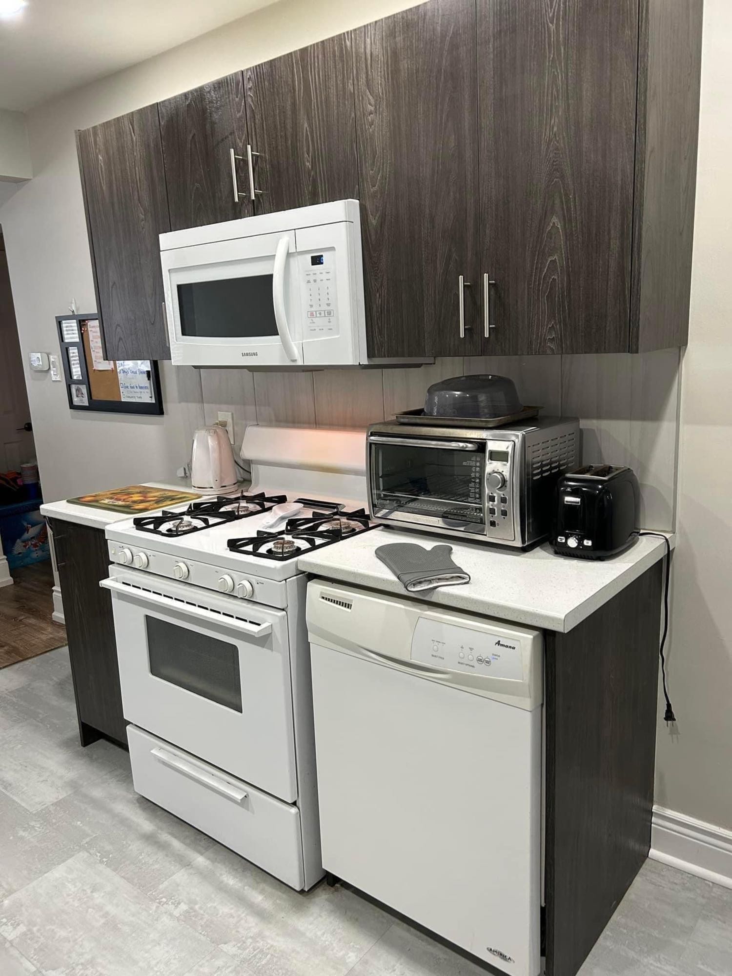 The apartment located in Midtown, features studio, 1, and 2 bedroom New York City apartments with flex walls available. These thoughtfully designed, pet friendly apartments include modern kitchens, wood flooring, spacious closets and sweeping city views. Select apartment homes feature balconies, terraces, and kitchen and bathroom windows. Avalon Midtown West offers a fitness center, indoor swimming pool, outdoor sundeck, expansive community room with televisions and WiFi access, as well as on site laundry and parking. Located near Times Square, conveniently located to restaurants and shopping. If interested and For more enquiry contact me directly on Josephbakernice at gee maale for more information about the place ..