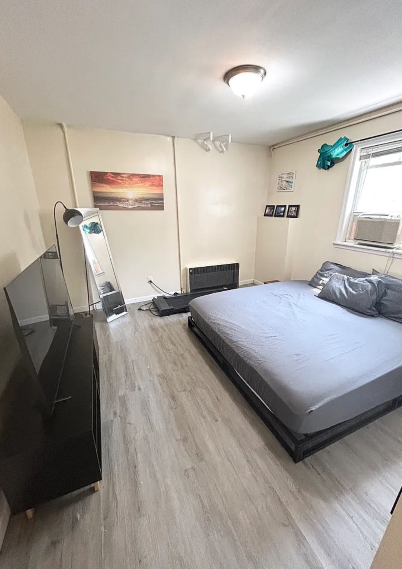 This apartment is tastefully furnished with all necessities. Offers stainless steel appliances, hardwood floors throughout, new kitchen & bathroom, high ceiling. please email me on (karilhughes@gmail.com) for more information on securing and moving in.