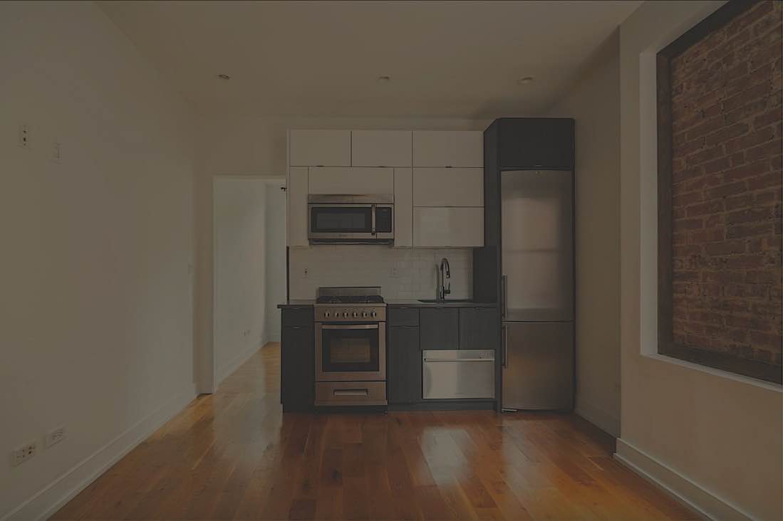 GUESTS SHOULD REACH ME VIA MAIL:
Lukehowlet@gmail.com  


Make home in this 1-bedroom, 1-bathroom apartment in the heart of the manhattan’. Cozy and modern, this home features freshly painted muted green walls, laundry in building (paid) a renovated kitchen and stainless steel appliances. Double-pane glass bedroom doors allow you to bask the sunlight of the central living room. The East Village has become one of the most eclectic neighborhoods in Manhattan. Bustling with busy streets and walking distance to Union Square, this neighborhood boasts a handful of communal gardens, street art, shops, and a serious food selection. Home to the largest park on the east coast of the city, Tompkins Square Park is a great place for those looking for activities or just a leisurely stroll.