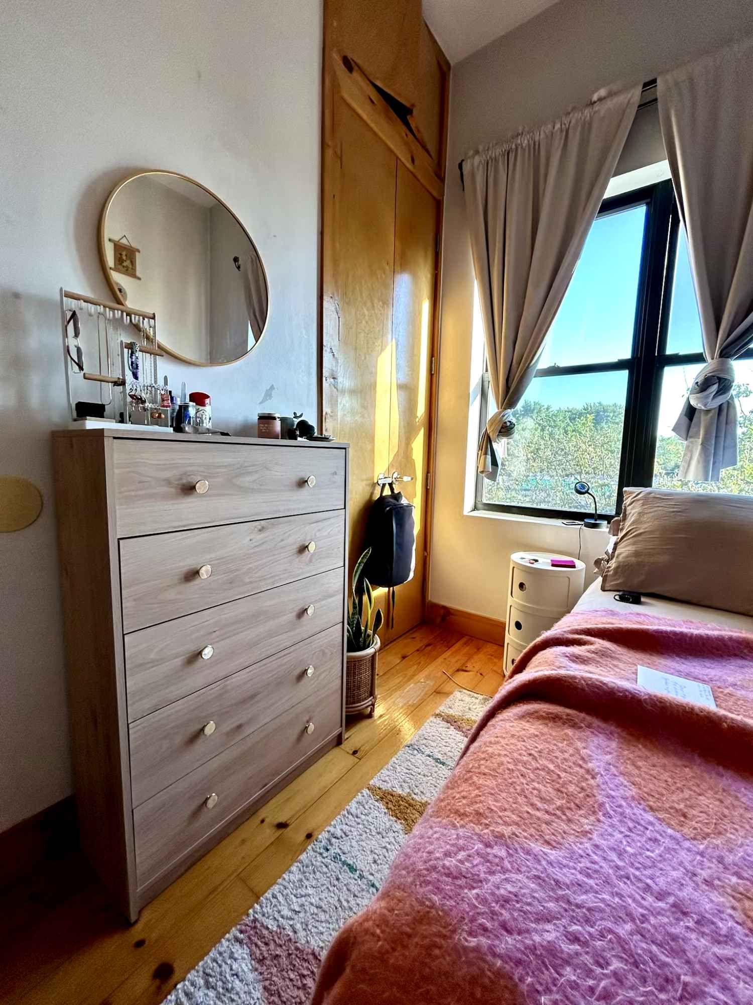 One room is available on September 1 in a quiet and cozy 3 bed / 1 bath apartment in Crown Heights. The room is 9'8" x 10'10". It can fit a full/queen bed and a few pieces of furniture comfortably. The apartment has central A/C and heat, and it's a fifth-floor walk-up—no loud upstairs neighbors and good light!
The building has coin-operated laundry and a small storage unit in the basement, plus roof access with a shared deck that’s great for nice weather.
- Rent: $1,258.34/month
- Move-in date: Monday, September 1
- Move-in costs: First month + one-month security ($2,516.68 total)
- Lease term: 12 months
- Utilities: ~$100/month (a bit more in summer with AC)
We’re located between Franklin and Bedford Ave, just below Atlantic and above Eastern Parkway. It's about a 10-minute walk to the A/C and 2/3/4/5 trains, so commuting to downtown Brooklyn or Manhattan is super easy. The neighborhood is packed with great restaurants, bars, grocery stores, barber shops, and more. The Brooklyn Museum and Prospect Park are nearby too.
About me:
I'm Arly (he/him), in my 30s, and I work at an art gallery in Chelsea. I'm in the office most weekdays, so I'm not around much during the day. I’m looking for a roommate who’s clean, considerate, and values a quiet, respectful home—not a party spot.
No pets currently, but open to the right one. This is an LGBTQ+ friendly space and welcoming to folks of all backgrounds.
If you're interested, send me a message and we can schedule a time for you to check out the space. Bonus points if you include a link to your Instagram, LinkedIn, or another profile so I know you're real!