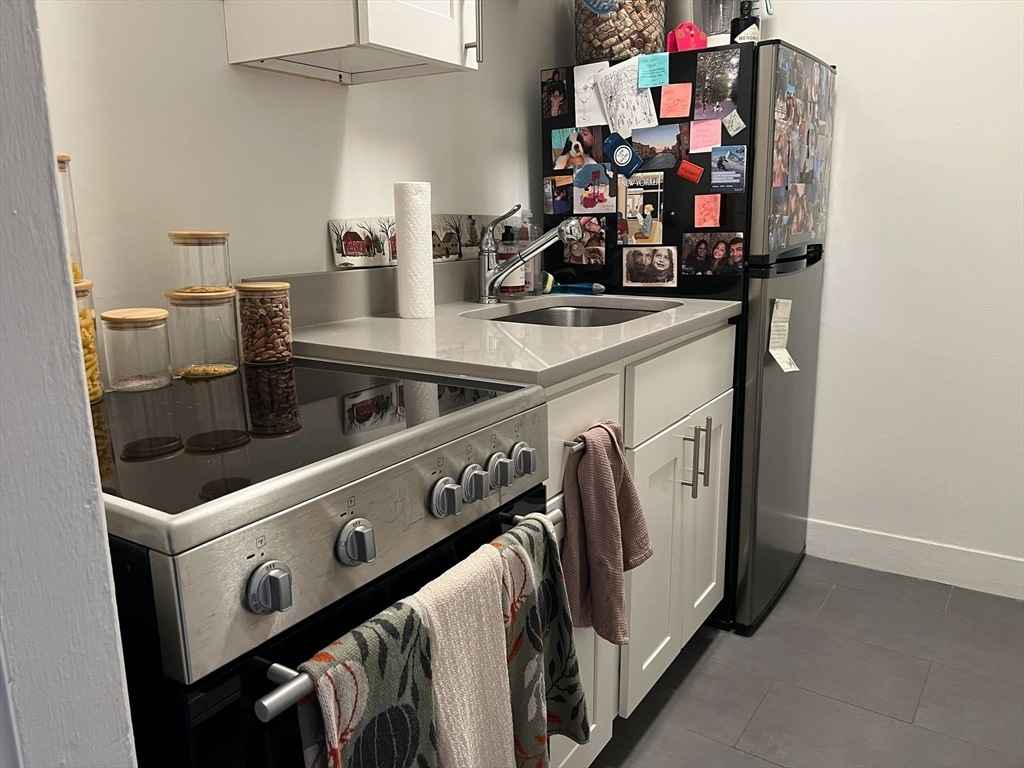 Looking for a cozy and convenient place to call home in UES? This charming one-bedroom apartment offers the perfect blend of comfort and style.

Featuring:

Spacious Bedroom: Ample closet space for all your belongings
Bright Living Area: Ideal for relaxation or entertaining guests
Functional Kitchen: Equipped with modern appliances, in-unit laundry, etc.
Prime Location:

Situated in the heart of Manhattan, this apartment offers easy access to shopping malls, restaurants, public transportation.
Rent & Inquiries:

Monthly Rent: $1400

To schedule a viewing or for more information, please send you contact information to Catheash ATgmaiL. C om to schedule an appointment.
