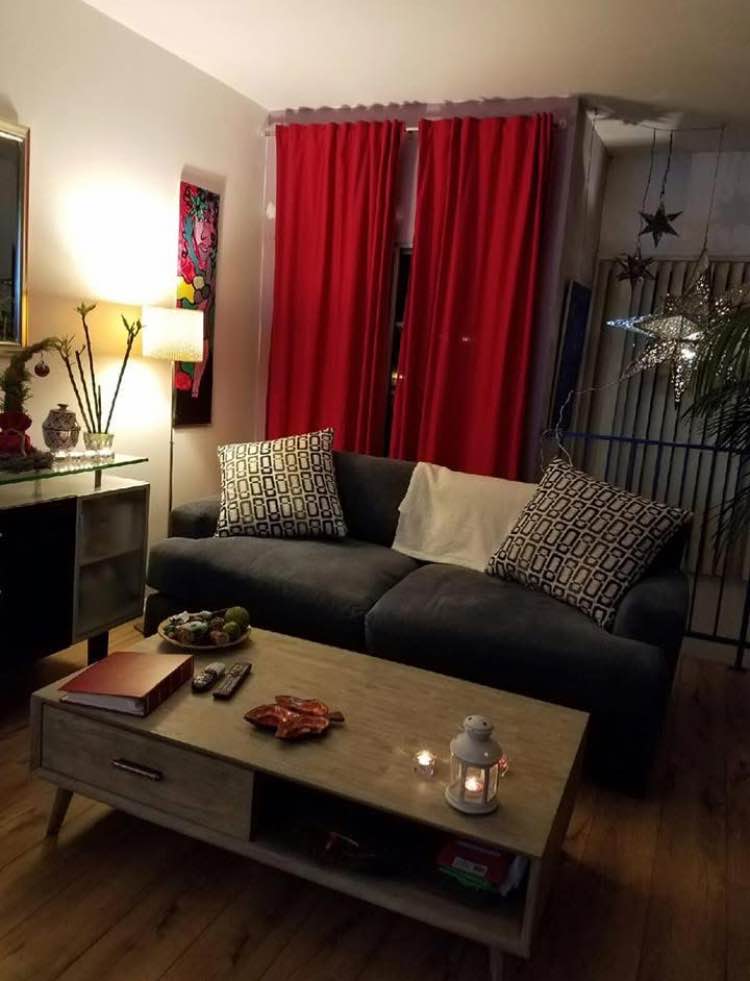 It’s a big private master bedroom, private bathroom, walk-in closet, balcony with a view of the Hollywood hills Kitchen & laundry access It’s available 
Nov 1st, I’m available on Thursday Saturday Sunday Monday & Tuesday to view the space. 