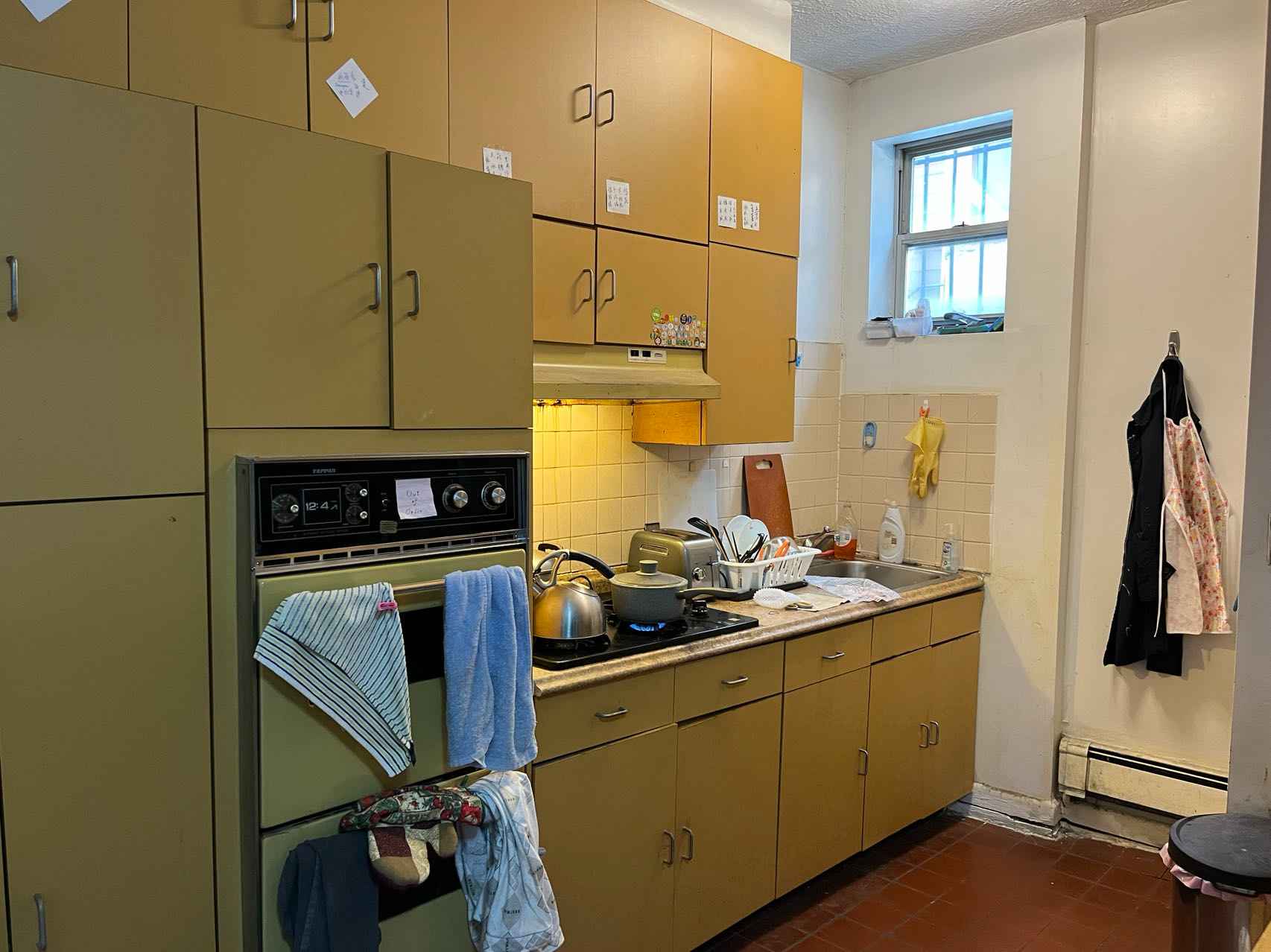 Subletting ONE renovated bedroom of a three bedroom 1.5 bathroom apt on the 1st fl located in Park slope for 6 - 18 month.* The house has a extra large backyard, southern exposure, wooden fl, central heating, high ceiling. shared utility around 60/mth. Located at 17st, 8 Ave, 3 blocks away from F train, 15st Prospect park station. Grocery, restaurants, dry cleaner, bars at the corner or a block away. Ideal for frequent travellers. LGBT friendly,

Professionals are preferred. Exchange scholars, master, Ph.D. candidates, medical students, residence, and string instrument music students, i.e. piano, violin are also welcomed. Reference letter from faculty member of the school and additional security deposits will be required.  Only light to moderate cooking is permitted in the premise. Reach out with tree for zeven A zix zeroh niner fiver tree A 

Please text tree for zeven, A zix zero, niner five tree A, to arrange a visit, many thanks! Scammers go away! 

Credit check, pay stub, 3 recent bank statement, proof of employment, preferred income 60k or greater, credit score >650, No pets.