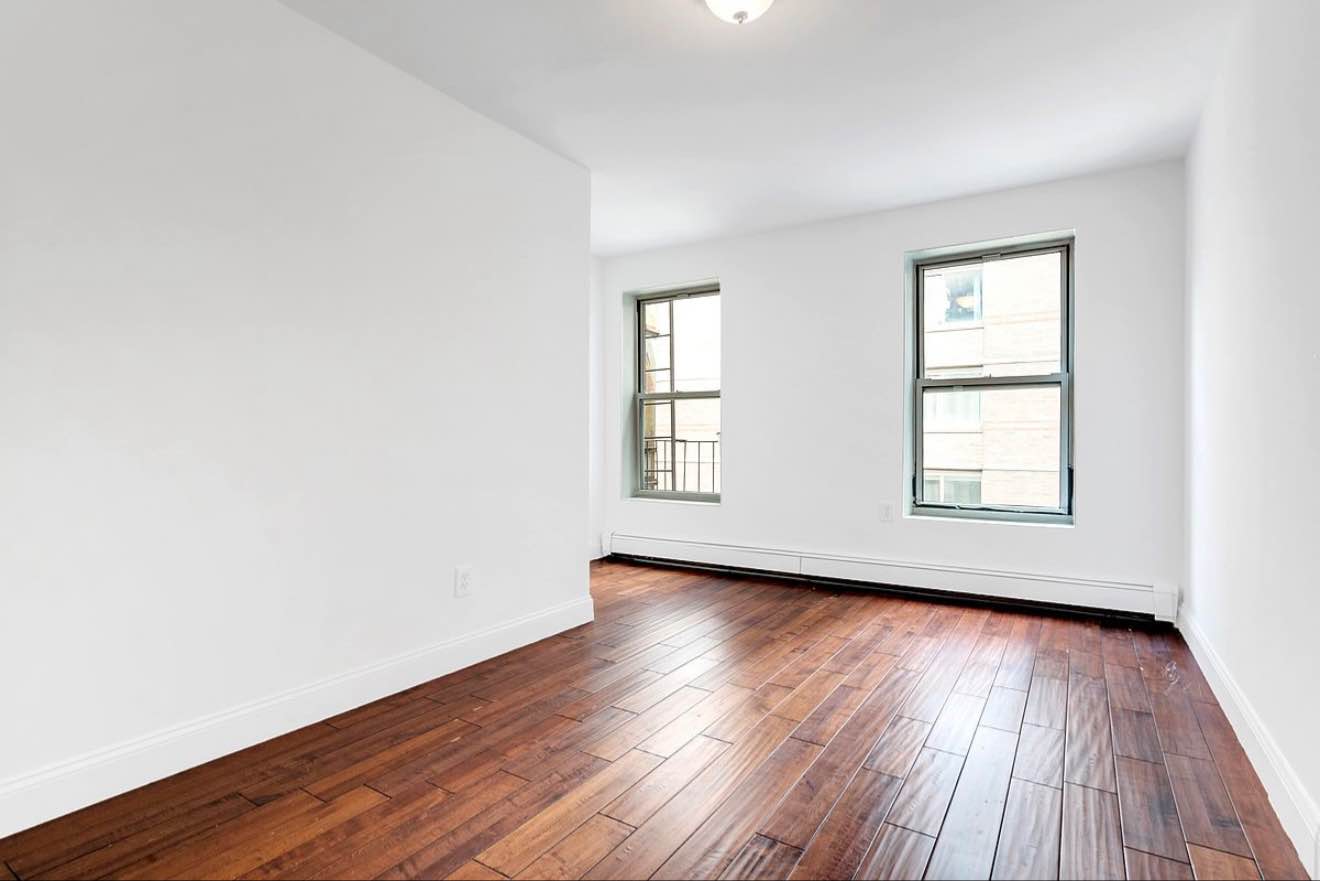 I have two rooms available in my three bedroom Two bathroom apartment in Midtown West. The large room is 2500$ and has street view. The smaller room Is 1500$. It’s the top floor on a three story walk up. We are so have private roof access. Must be lgbt friendly.