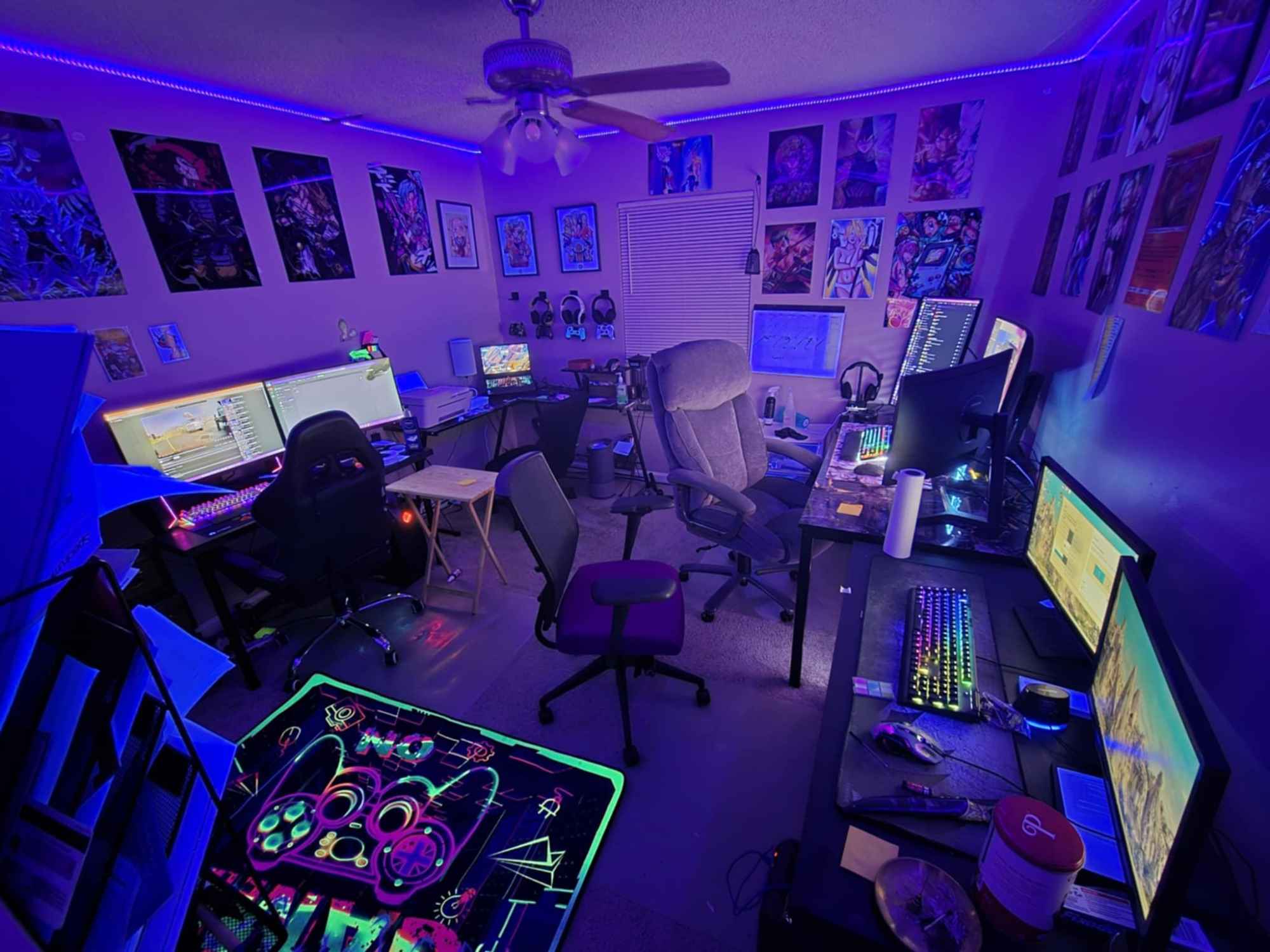 Hello, I'm seeking for a roommate. I work full-time and have two degrees. I'm also a gamer. I'm now living alone in a four-bedroom house after my former roommate moved out to help their relatives. There are two bathrooms, a spacious front and backyard, a huge living room and dining room, and a game area. I'm just searching for one individual at $900 per month.