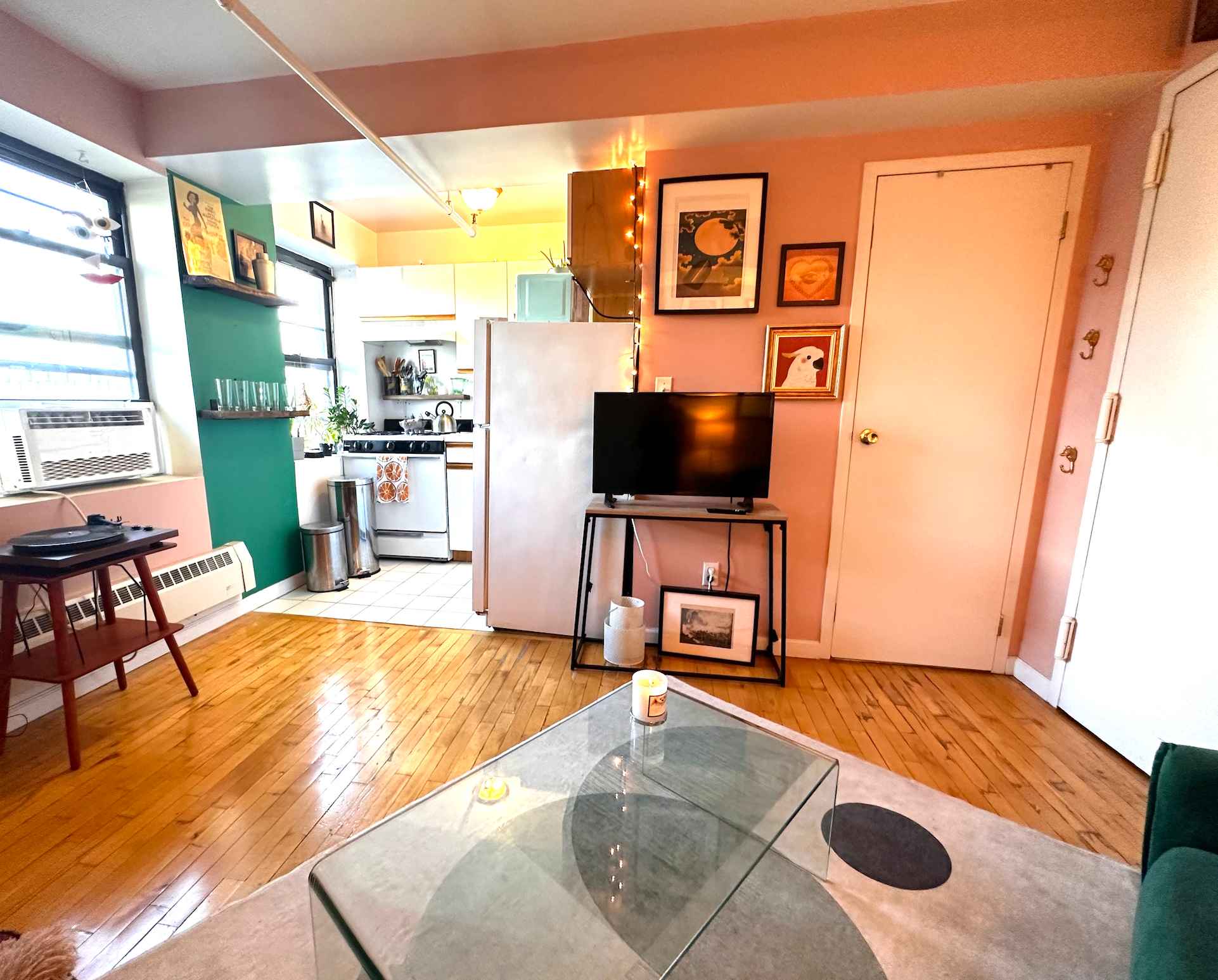 This entire place is yours its next to many bars restaurants and shops. Its also next to the S train which you do hear it go by but its not a bother. 