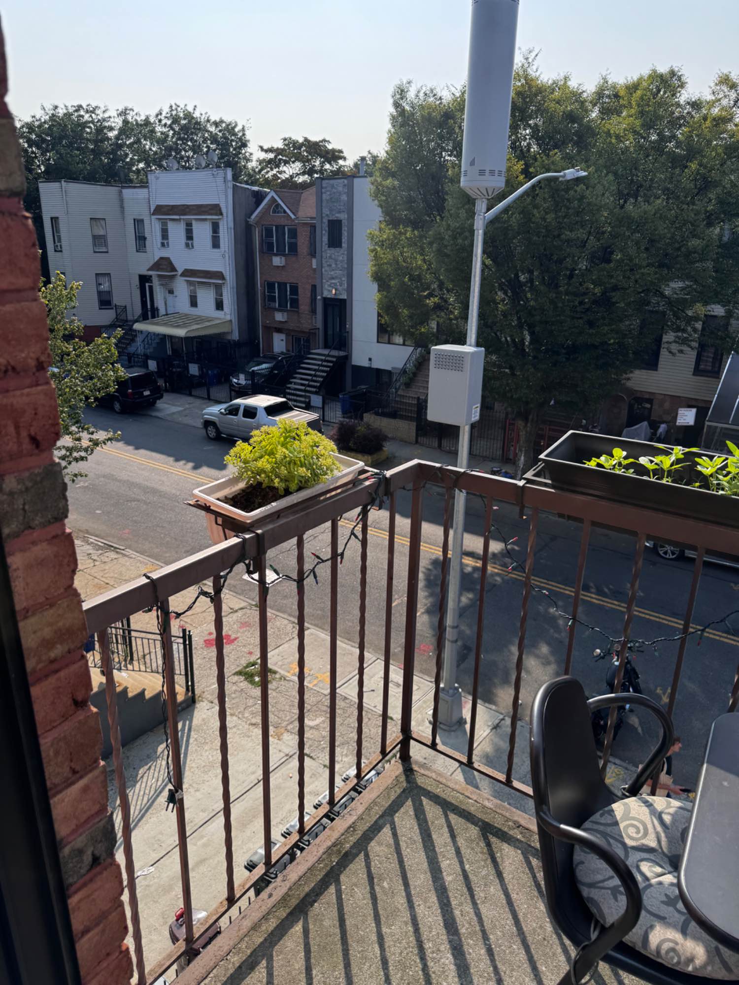 2 Rooms Available in Beautiful 3rd-Floor Apartment! 🏡✨
Hi! I’m Sheena — an entrepreneur in my late 30s. I’ve just expanded into a work space and I’m looking for two loving, respectful roommates to share this peaceful home with.
🛏️ Apartment Features:
• Located on the 3rd floor with tall ceilings and great natural light
• Private balcony – perfect for morning coffee or relaxing after a long day
• Extra storage space available
• Clean, cozy, and full of good energy
• My personal items will be out soon, so the space will be ready for you to make it your own!
📍 Location Highlights:
• Just a few blocks from the J & L trains – easy commute
• Surrounded by restaurants, bars, and cafes
• Vibrant, walkable neighborhood with everything you need close by
🕒 Viewings:
Feel free to come by and take a look anytime — I’m flexible and happy to show the space!
Looking to fill 2 rooms with friendly, responsible people who value a calm, comfortable home environment. If that sounds like you, let’s connect!