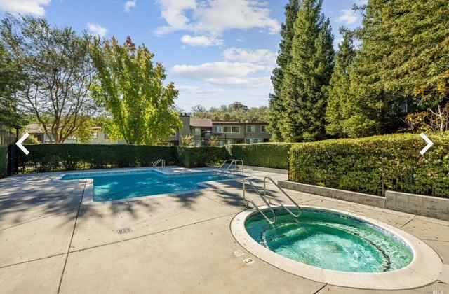 A cozy, bright, spacious, clean and welcoming room for rent in a 3bed 2bath townhome in a quiet , sun filled, safe neighborhood. Community pool and Jacuzzi onsite. 1350$ rent + 100$ Utilities. You will share bathroom with 1 more person.
The furnished ensuite includes a full-size bed, a comfortable couch, a big closet, shared bathroom, kitchen, dining area, lounge, a cute patio and onsite laundry. Modern amenities such as WiFi, garbage and recycling, dishwasher and your own free parking spot.
Perfect for a minimalist lifestyle! few mins drive to 101 hwy, Trader Joe’s, Whole Foods, Costco and Old Town Novato. Loma linda University, College of Marin. Ideal for doctors, travel nurses, and university/college students, international/exchange students (or someone coming to Marin County for 2-12+ months timeframe - can be extended). This is also a 6 mins walk to a bus stop at S.Novato Blvd/Redwood Blvd, Bus #154 takes you straight to downtown San Francisco. 10-15 mins drive to San Rafael or Petaluma.
It’s a non-smoking, drug free, no parties, quiet household w/ lots of space to work from home or study. Ideal for someone who don’t bring the party or overnight guests home and kind and respectful to us and neighbors.
About the roomies
Townhome will be shared with 2 individuals, considerate, quiet, clean 1 in their 40s - who are working professionals and into health and wellness and connected within the community & travel for work.