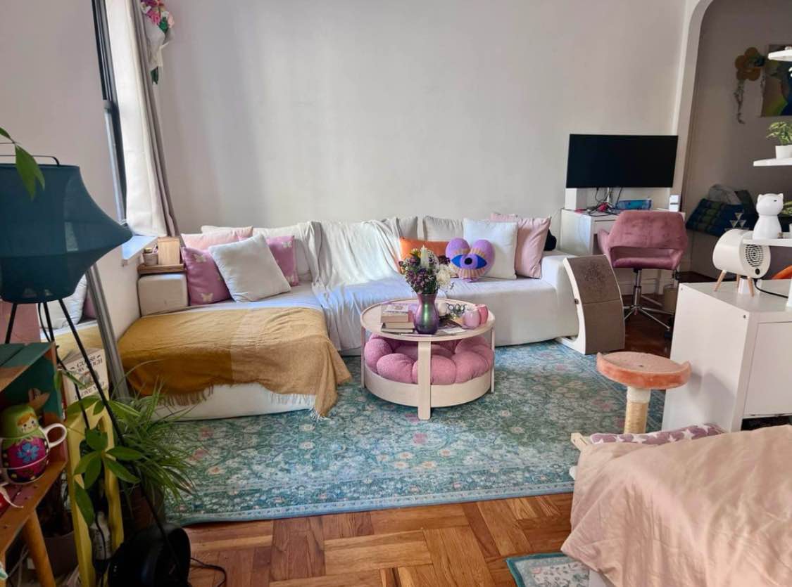 Hi, My apartment is available for rent. Utilities (Electricity, Gas, AC, Heat, WiFi) are included in the rent price.

The room is fully furnished, the apartment is in a great location only few blocks away from the train station and Hospitals. There are many stores, shops, restaurants, and supermarkets within walking distance away. Also, a laundry mat is in the building in the basement, open 24/7, and a couple of great pizza places, as well as nice restaurants- Chinese , Mexican and Japanese and the likes.

If you're looking for a friendly, clean, peaceful, spacious place in the city, I strongly recommend my apartment. 

Message me for more info and to  schedule a meet-up/viewing. Phone: 8643101718