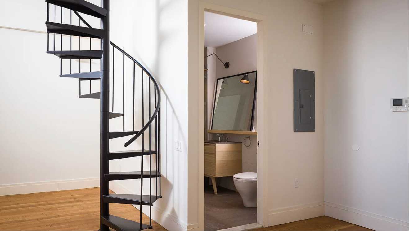 WILLIAMSBURG JULY SUBLET - FURNISHED $1500

I'm subletting my 1bed in a 3bed/2bath apartment in NE Williamsburg for the month of July (Jul 1-31).

The room is a loft with a private bath and separate entrance (the other 2 beds are downstairs with the kitchen and living room). The room will come furnished with a bed, a desk, a chair, and a clothing rack (bedding can be provided).

Details:
- Loft bedroom with private bath and private entrace
- Shared 3Bed apartment in luxury building in NE Williamsburg
- 10 min walk from the L
- Roommates: two quiet Parsons students (one male, one female)
- Building amenities: Laundry in-building, yoga room, gym, billiard room, rooftop deck
- $1,500 (utilities included)

Please let me know if you're interested!