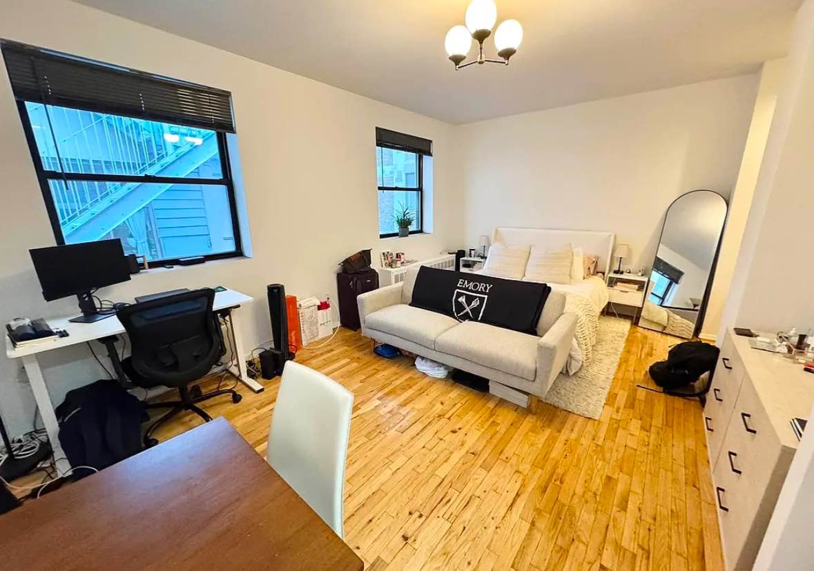This recently renovated spacious, bright studio in an Elevator/Laundry building in the heart of the landmark Noho district! Featuring hardwood floors, high ceilings, large living space which can easily accommodate a king size bed, sofa and table, beautifully renovated separate kitchen with stainless steel appliances including dishwasher, newly renovated marble bathroom and large closet. The unit is situated on the 4th floor in a prewar Elevator loft building with Laundry in the basement and on-site super on Lafayette St – steps to multiple subway lines, in between the East Village and Greenwich Village. Pet friendly and guarantors accepted.
Please kindly message to schedule a viewing.
Email me for a quick response (makennagabriele@outlook.com)