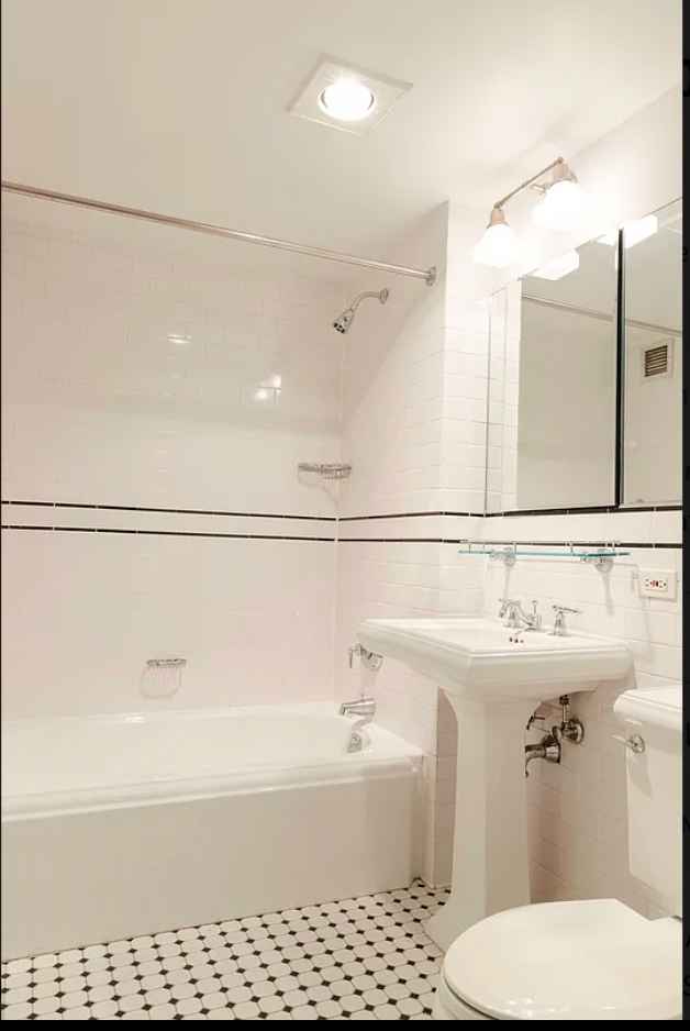 PRIVATE Bed/Bath in 2Bd/2Ba, Midtown West
Huge Room comes with its own bathroom! Can fit Queen or King bed easily, with space for desk, bookshelves, dresser, etc. Great deal now that rent is back up in the city. Building has laundry room in basement, 24/7 doormen, private lounge with coffeemaker and terrace, pool table, & gym.
Living room has couch & smart tv. Kitchen is fully stocked, including spices :)
Access to rooftop with a great view.
Ideal roommate: Down to crack open a bottle of wine & chill or do your own thing. Doesn't hog the kitchen/fridge. :). Cool with having some people over now & then.
VACCINATED.
Potentially open to being dragged to some great restaurant deal. :)
Not into: big smokers/stoners. Please keep all joints/weed out of the apartment as the smell sticks.