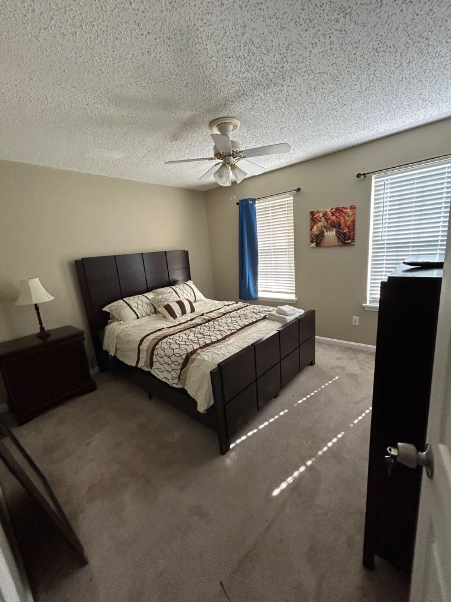 one bedroom for rent in a residential home 