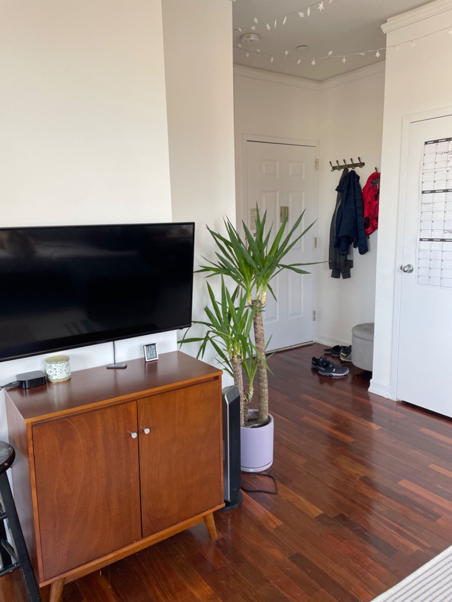 Hello, we are looking for a third roommate to take over the room of a roommate moving out. I am a woman in my mid thirties and in the other room is a German guy in his early 30s.
About the room:
Located in the 5th floor of a 3B2B duplex, the open room is shown in the photo. It comes fully furnished with a full size bed and a Ghostbed mattresses, which is super comfortable. AC's have already been purchased for all the rooms and common areas so you don't have to worry about that. Kitchen and living room are well lit and fully furnished and we also have a big patio.
About me:
I am a grad student at Columbia and also work full time. I mostly work from home and occasionally work from the office or coffee shop. I am looking for roommates who are open to new friendships and don't just live in their rooms. With past roommates we have sometimes enjoyed cooking, watching TV, getting drinks or going for a walk together. I also enjoy my quiet time (especially after 10pm weekdays) and doing my own thing.
About you:
You are friendly and a dog lover (sorry no other pets allowed as we already have two in the house); keep the common areas clean and mess to your personal space; are ok with hosting the occasional party but also respect quiet hours during the week; accepting of out of towners being hosted occasionally.
Utilities:
We split electric, internet and cleaning services (2x a month). Gas is included in rent.