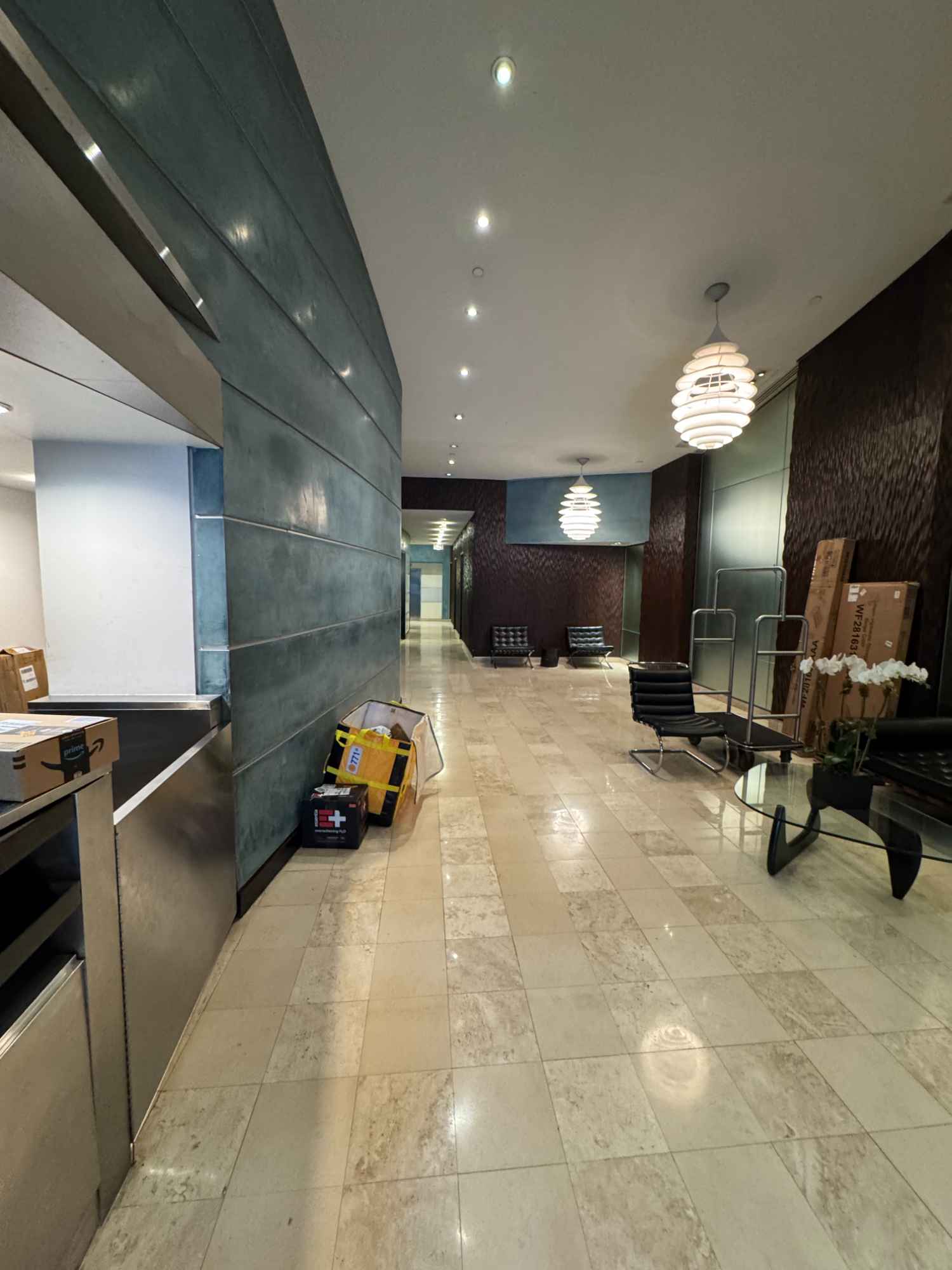 NO BROKERS FEES
Roommate Needed – High-Rise Luxury Apartment in Hell’s Kitchen
Join a 2 Bed / Flex 3, 2 Bath apartment in a full-service building with top-tier amenities.
Total Apartment Rent: $6,495 gross
Available Rooms:
Flex: $1,932 gross
Room 2: $2,132 gross
Master: $2,432 gross
Apartment Features:
Renovated kitchen & bathrooms
Stunning city views
Gym, rooftop lounge, concierge, laundry & more
Location:
Prime Hell’s Kitchen – steps from major subways
Move-in:
Now through mid-November
Requirements:
Income: 40x rent per roommate OR
Guarantor: 80x rent
Move-in Costs:
First month’s rent
Security deposit
Third-party guarantor fee (if applicable)
Flex wall fee ($500 split)
$20 application fee