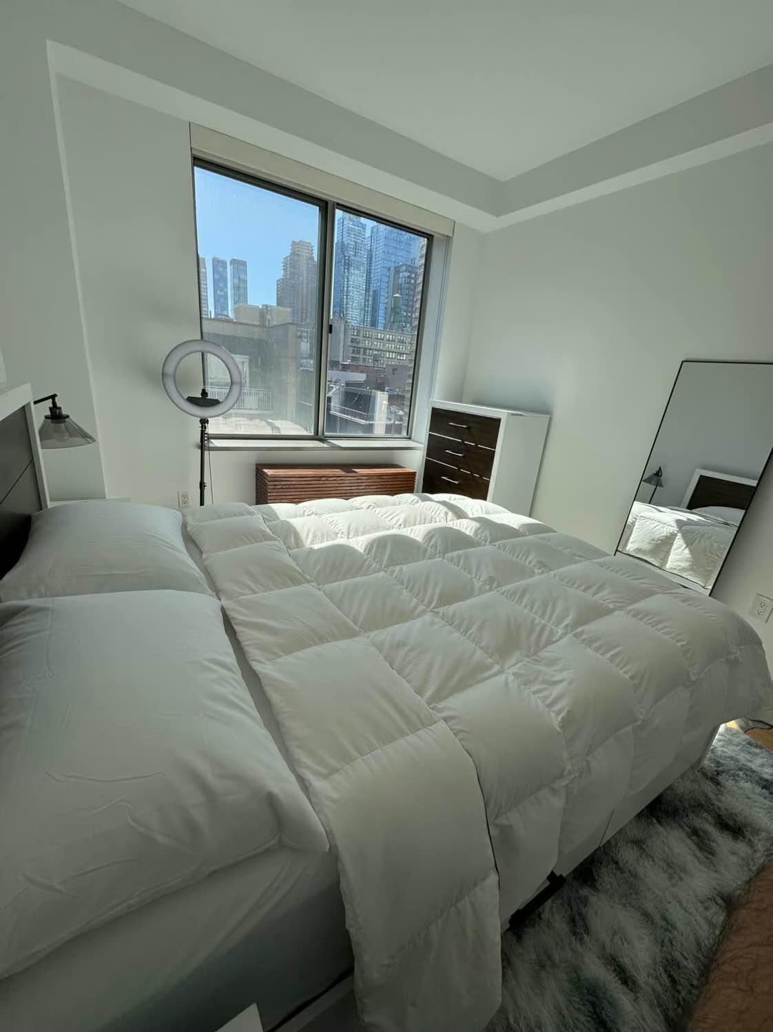 Spacious and well-maintained 1BR apartment available now. Great location and amenities. For more details or to schedule a viewing, please contact jeryraf@gmail.com.
