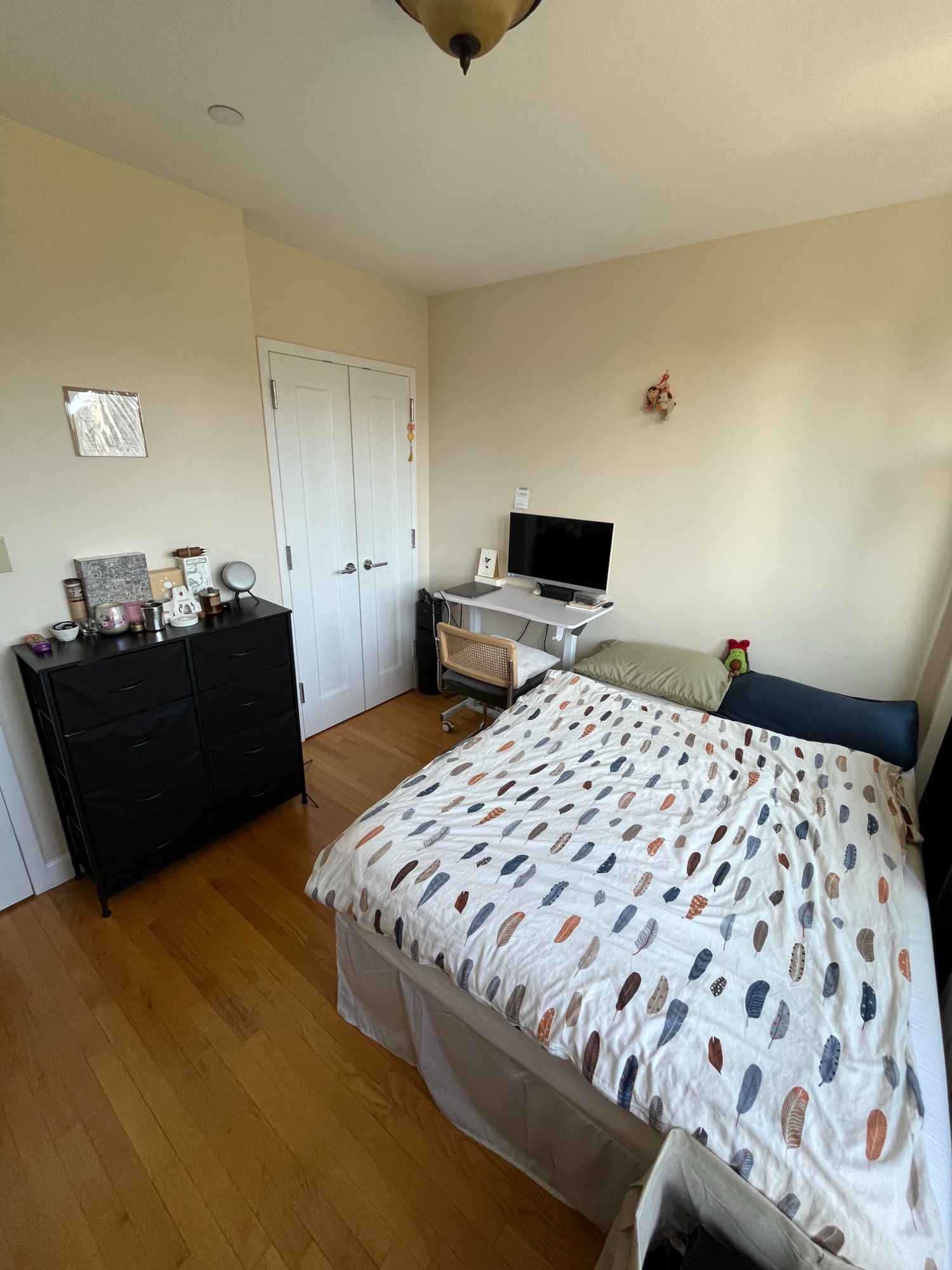 Cute and spacious 2 bedroom, 1 bath with loads of natural light, a private apartment balcony, dishwasher, and in-unit washer and dryer. Hallway (not pictured) includes both a pantry and utility closet. Both bedrooms are East-facing and living room/balcony is West-facing (perfect for sunsets!). This apartment is 2 blocks from the R, F, and G trains.

All communal spaces are fully furnished, bedroom is unfurnished but my roommate is selling her furniture if you were interested. Bedroom and living room includes a heating and cooling unit. Utilities (internet, gas, and electric) will be split 50/50 and billed monthly.

You would be living with me and my cat, and we've been really happy here for the past couple of years! Open to a 1 year sublease, but if you need something more flexible I'm open to discussing options. Security deposit and proof of income required. 