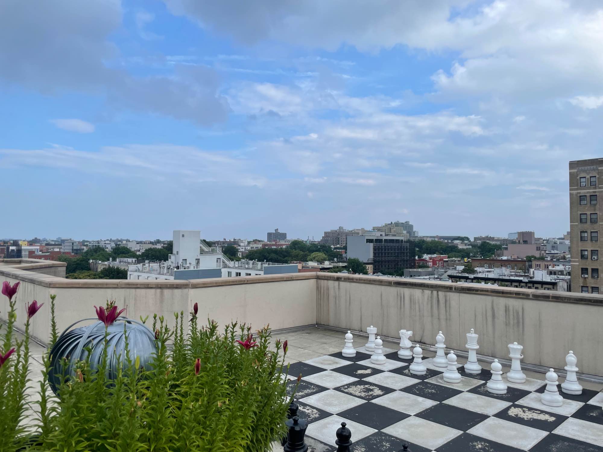 9/10 (or later) SUBLEASE > 11/1 LEASE TAKEOVER

2 Bedroom / 2 Bath in Crown Heights, BK

Looking for someone to takeover a room in crown heights starting mid September, date is flexible! You will be living with me and my cat (Mia <3) - NO OTHER PETS PLS. You will have your own private bathroom, all common area furniture in the pics will be staying.

Unit details:
- Rent: $1,960 (rent stabilized)
- Utilities (WiFi/electric/gas): $60-150 per person depending on usage
- AC split units 
- Dishwasher
- Laundry in building
- Balcony
- Free gym, rooftop, rec room, bike room, door man, package room
- Parking (for a fee)
- South facing windows, tons of light
- 10 min walk to the C
- 10 min walk to the 2,3,4,5
- 15 min walk to the A
- Right next to key foods, restaurants, cafes & shops

About me:
I’m Kaylie (she/her), 26 years old & work a hybrid office job. In my free time I love crafting, doing gymnastics, watching reality tv, & going to galleries/flea markets, and would love to be friends with my roommate! Looking to live with someone who is in their 20s/30s, respectful, clean (no shoes in the apartment), good w cats, & is able to sign onto the lease in November.


