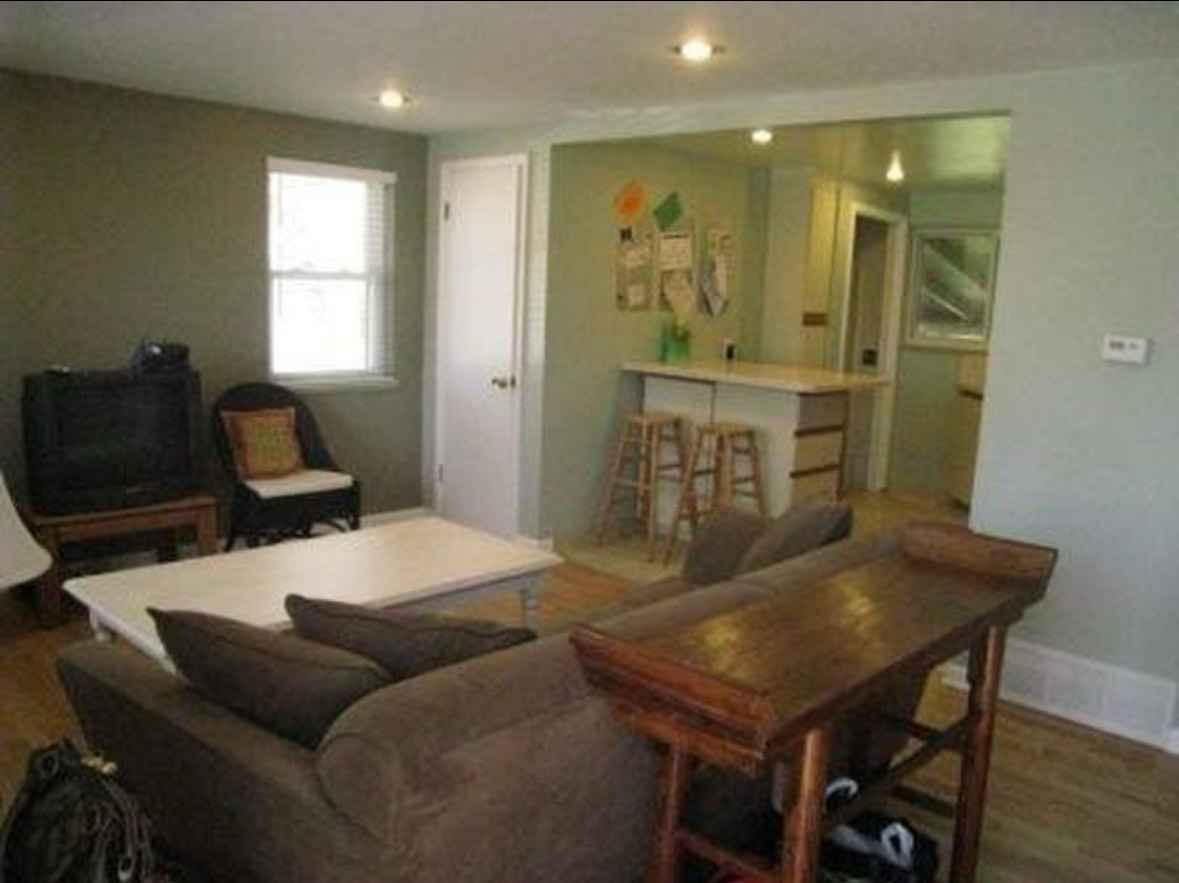 Hello, I’m looking for someone to sublease a room in a 4bd/2bth starting from August 27th - December 27th. The move in dates are flexible, and i’m happy to talk about when it would be more ideal!
Address: 1625 E. Mexico Ave, Denver CO 80210
Rent $950/per month plus utilities
Amenities
1,665 SF, brick house on double lot
Large backyard w/covered patio - Great for entertaining
Large Bedroom w/full size closet
2 separate common areas & plenty of storage space
Hardwood floors upstairs
Carpet downstairs
Swamp cooler
1 block to DU lightrail
1 block to DU Campus
3 block to Wash Park
Large off street driveway
Sprinkler system & W/D
Clean and spacious
No pets and non-smokers only
If you’re interested please reach out to (970) 400-7390