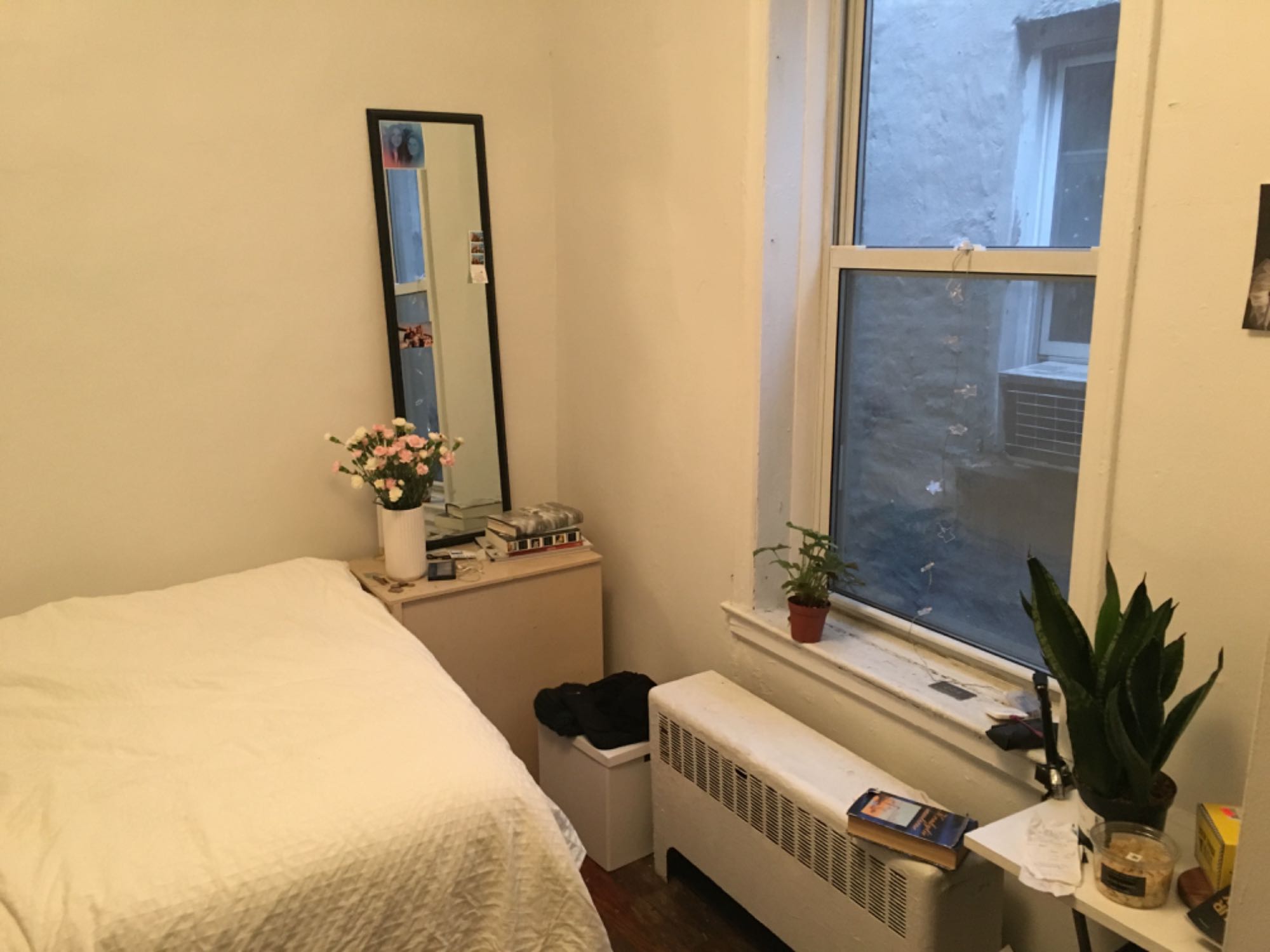 Flexible time to rent: 2-3 months, perfect for an intern: Available now, (not available for long term rental). The room is 12 feet by 9 feet (100 square feet) with 9 foot ceilings, it gets a lot of sunlight, it has a closet, it is a very large furnished bedroom that is private, quiet, has hardwood floors, air conditioning, and high speed internet. Roommates are quiet and considerate couple with have a 3 and a half year old child, who liver in the other half of the apartment that is separated, so the guests have a lot of privacy and quiet. The common space walls are very artistically painted. The building is safe and the neighborhood is fun, there is lots of night life on the block. There are a lot of shops, grocery stores, organic markets, cafes, restaurants and bars. The laundry is close to the building. There is a lot of transportation.