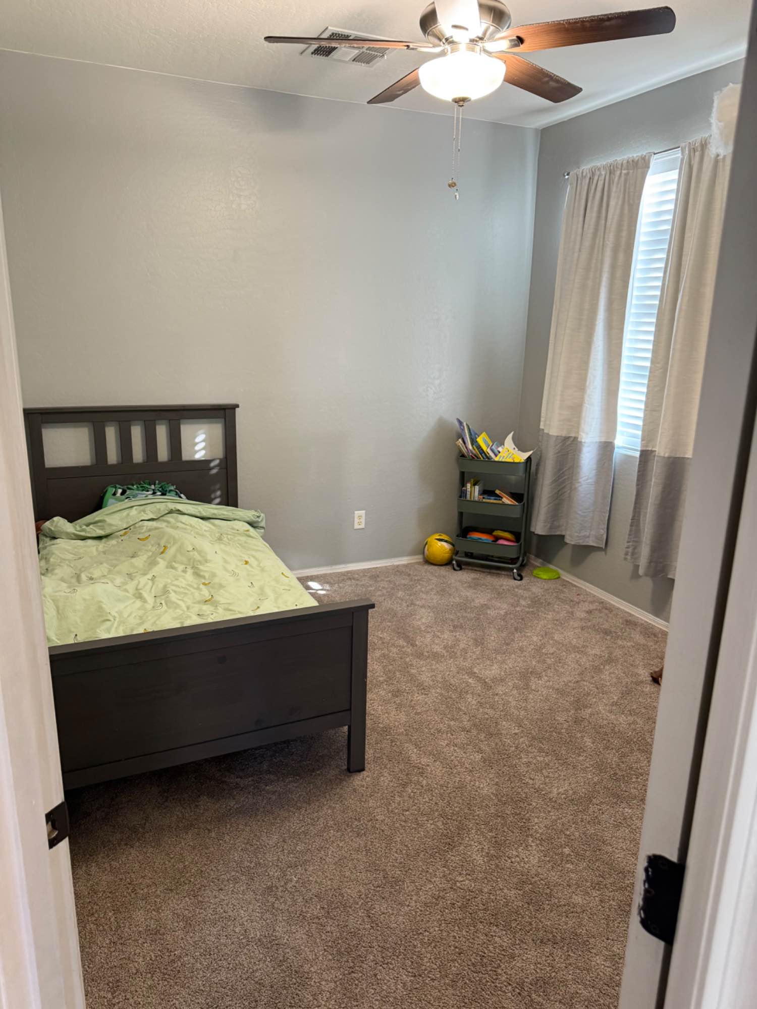 Hello, I’m Matt. I am a fulltime student and working professional. I keep to myself but am also very friendly and laid back. I’m looking for 2 room mates that appreciate a friendly and clean environment. Both rooms will be unfurnished upon move in date.