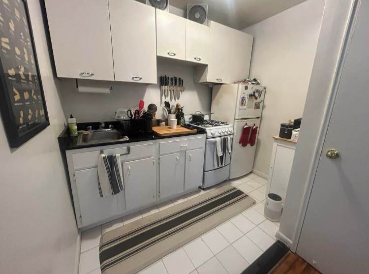 Sullivan between Prince and Spring
Elevator and laundry 
Over sized living room 
Queen size bedroom 
Updated kitchen 
3 good size closets 
Facing back/not facing street noise 
