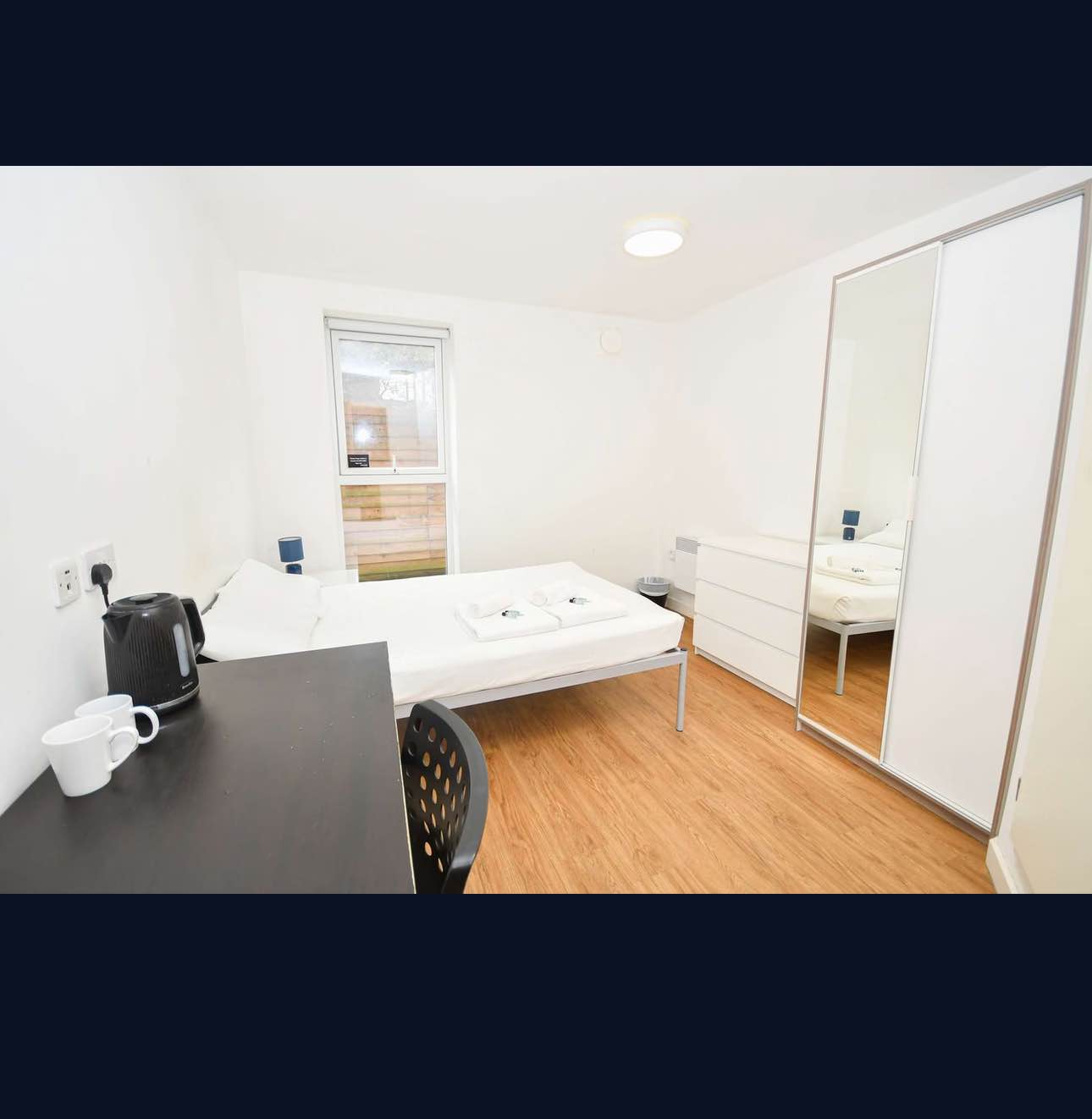 Enjoy a Peaceful Home with Plenty of Privacy – Spare Room Available

If you’re looking for a place where you can truly relax and have your own space, this could be perfect for you. Due to the nature of my work, I’m often away and rarely spend time in the property. I don’t usually sleep here, so you’ll enjoy a quiet home with minimal disturbance.

The flat is well-maintained, quiet, and in a convenient location. I’m looking for a responsible and tidy person to share the space with, ideally someone who values a calm, private living environment.
