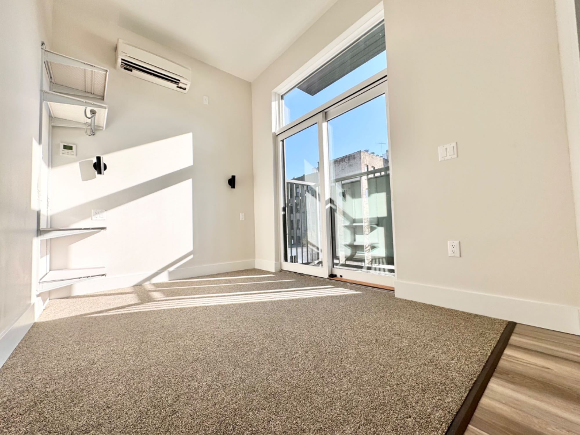 Park Avenue and Delmonico place
No fee 4 bed 2 full bath
We pair roommates together -
1 year lease
First and security before move in
699+ credit
Rental history proof in 2023
Good income - or a guarantor
ABOUT THE BUILDING
- central air and heating
- laundry room
- bike storage
- insane rooftop with entire view of the city
- private balconies
- soundproof flooring
- keyless entry
- GYM
- work station and lounge
Text “763” to Shayna 240-855-5038