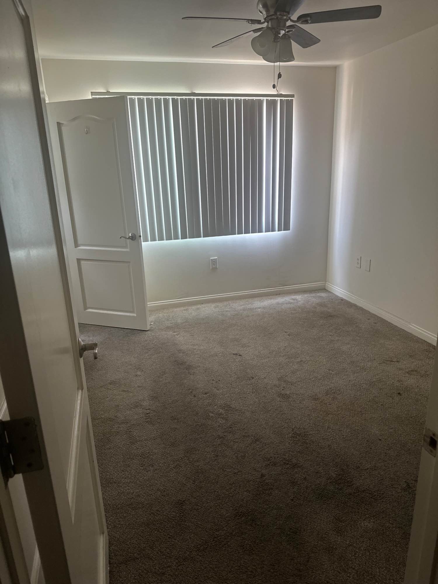 Share a cozy sanctuary with my husband and diabetic pup. Clean and respectful tenants looking to cohabitate with the right person. Early risers and early to bed. Typical M-Sa; 7a-5ish. 