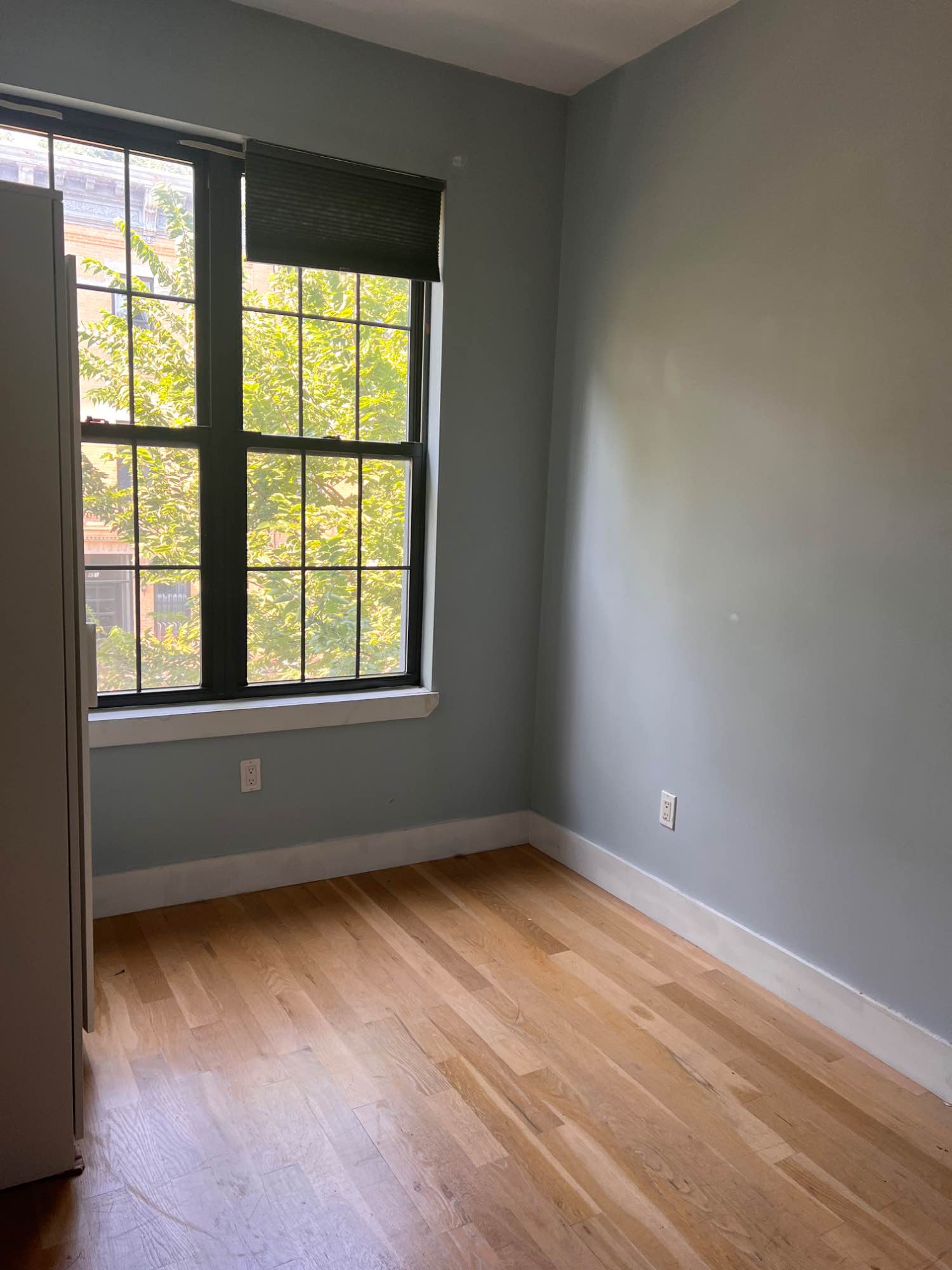 Hi! Looking for someone to take over my lease in this 3-bed 2-bath apartment in Bushwick. The room is quite small, but you’ll have your own bathroom. The two girls who are living there are so lovely, and would love to meet you! 
