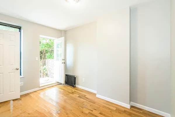 35(Lady, Non Binary) Looking for someone to sublease my back room for $2000/ month. That is all utilities and internet included. You have the
"Master Bedroom" with bathroom attached and full access to backyard. Must be cool with two cats, but please no pets. R/M train is literally down the block and you are in midtown in 20mins. Move in can be as soon as you can provide security deposit plus rent: $4,000. Must be Queer friendly.