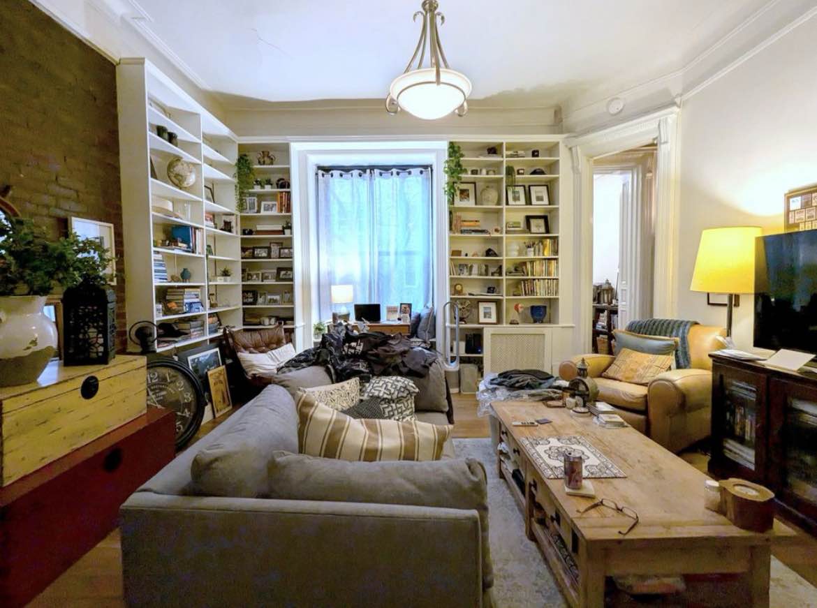 Room rental in 214 E 51st St apt 6e, New York, NY 10022, USA - entire Room