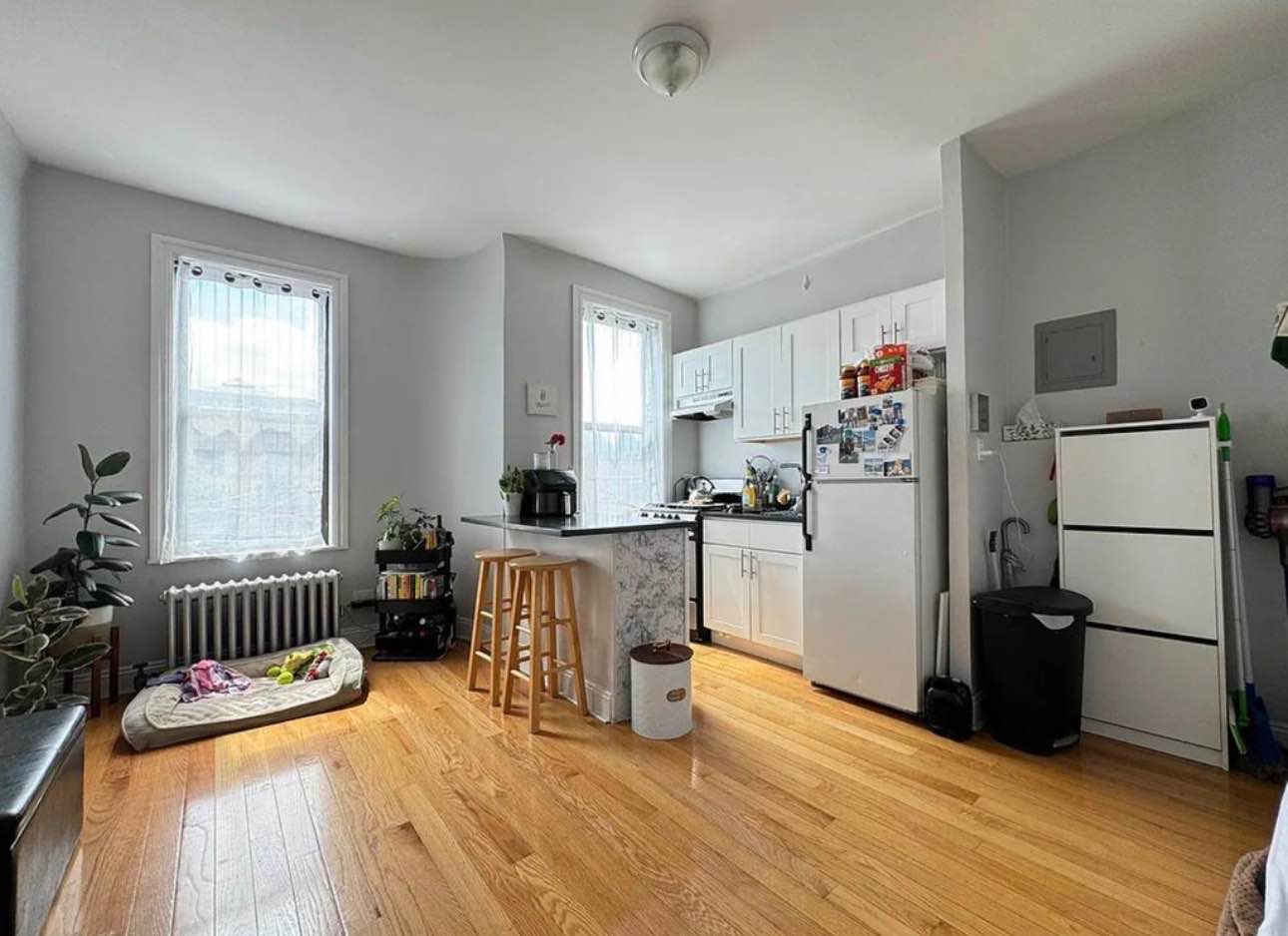 Room rental in 30-18 43rd St #12a, Long Island City, NY 11103, USA - entire Room