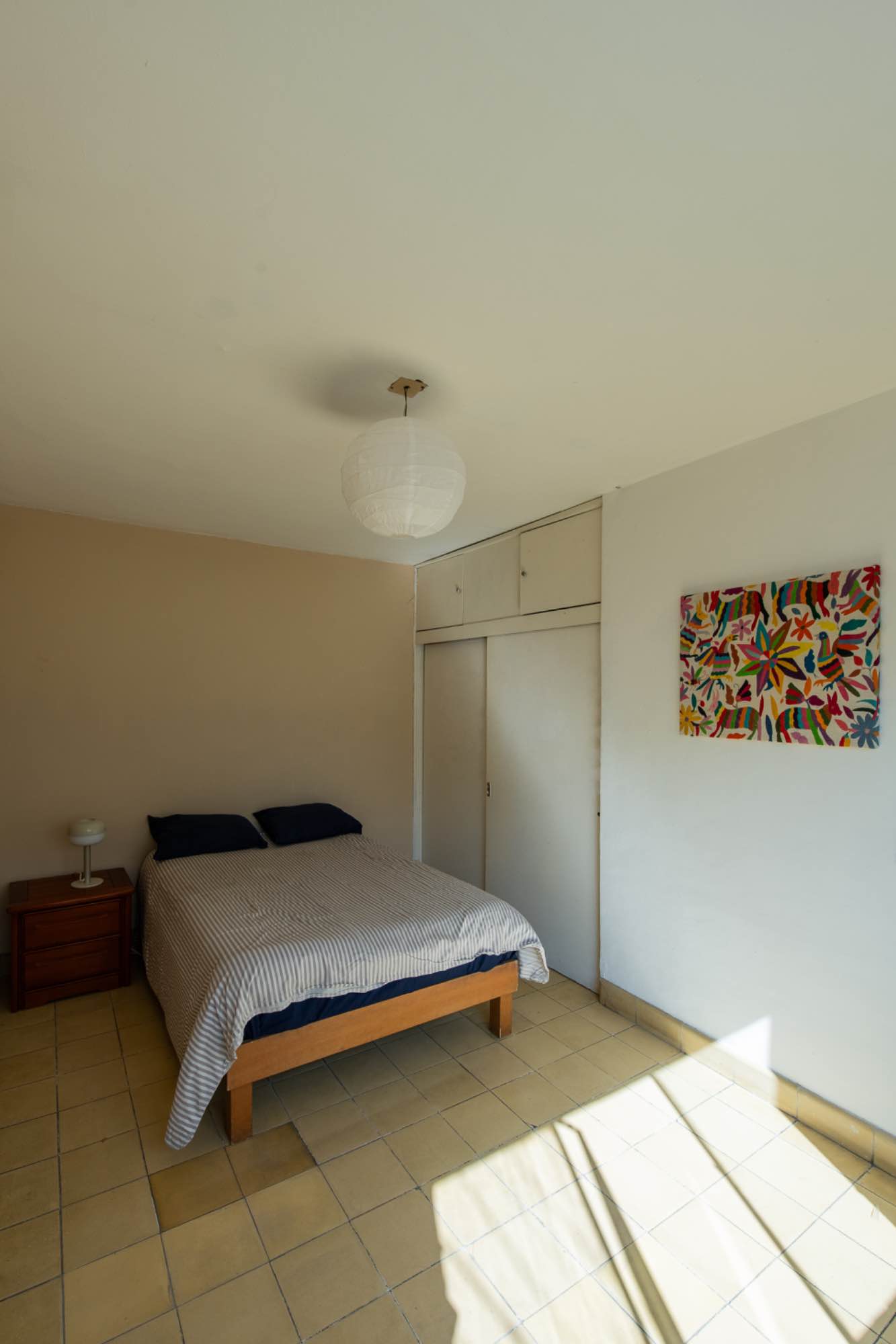 Beautiful home in the heart of La Americana. A block away from Expiatorio, a beautiful gothic church. Near all the hot spots; restaurants and bars. But also located on a really quiet street. 