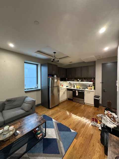 Bright and spacious bedroom for rent with a private balcony. Apartment includes in-unit washer and dryer, dishwasher, and access to the rooftop. Hardwood floors and plenty of natural light throughout. Quiet, well-maintained building in a convenient location. Perfect for anyone looking for a comfortable and functional living space. Just steps from McCarren Park and easy access to L & G trains. 