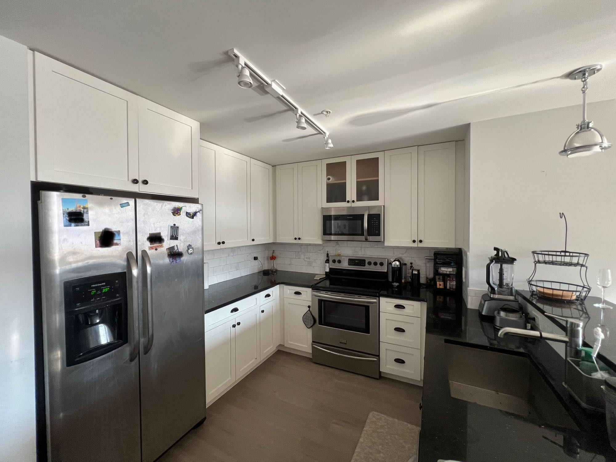 One private bedroom with private bathroom and walk in closet in a luxury building available in Jersey City. The apartment is a 2br/2bath loft and you will be sharing with me ( I am a working professional):
You will get:
- Fully furnished and walk in closet
- Dishwasher, Washer and drier in unit. 
- amenities: gym, sauna, shuttle to the Hoboken path, movie room, game room (pool, ping pong, shuffleboard)
- 25 min to lower manhattan by path or 15 min Uber 
- Length of lease negotiable
Message me for details!