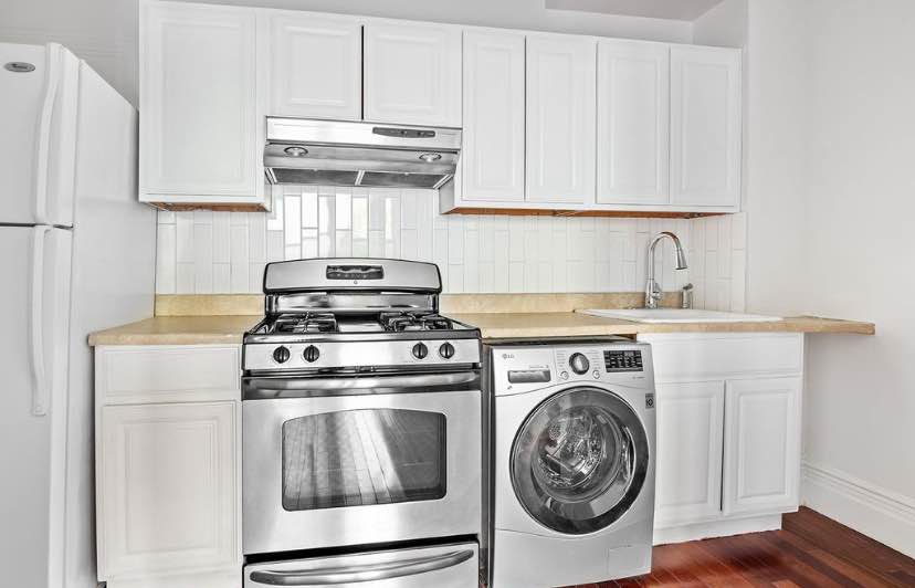 Flexible 1-12 month terms available. Furnished or unfurnished options available!

Classic prewar brownstone across from the park! Turnkey and move in ready, this spacious sunny alcove studio has recently been renovated with brand new bathroom, washer dryer in unit, lofty 10' ceilings and access to a picturesque private roof deck. 
