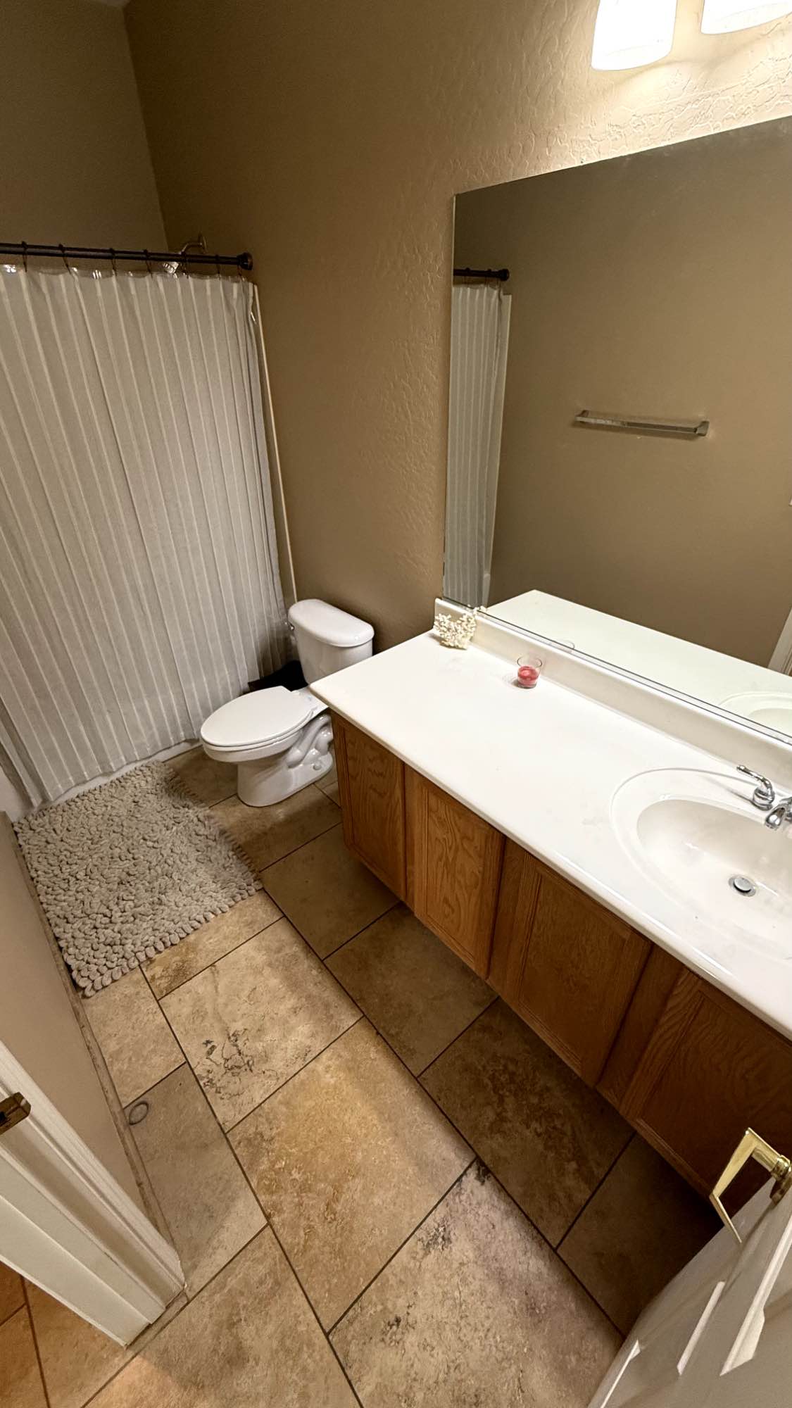  have a King size bed available for your use if you want to use it. Full access to fully furnished house including kitchenware, laundry, living room and back yard. 1 attached garage space included. The house has 2 bathrooms but the other one is in the master so the remaining one is also for guests / if another roommate moves in. This home is located in Anthem off of Daisy Mountain road in a nice quite peaceful neighborhood. I have 2 small dogs and a medium sized dog, so being dog friendly is a must. My dogs are very calm and well behaved. I have a mixed dog, a Chihuahua and a Pomeranian. I currently live here alone, I am 35, Ideally looking for someone clean, respectful and with a full time job. 420 friendly but please no cigarette smokers. I currently have 2 rooms available so if you need extra space we can work something out otherwise I may potentially rent it as well. Please DM with any questions or inquiries.