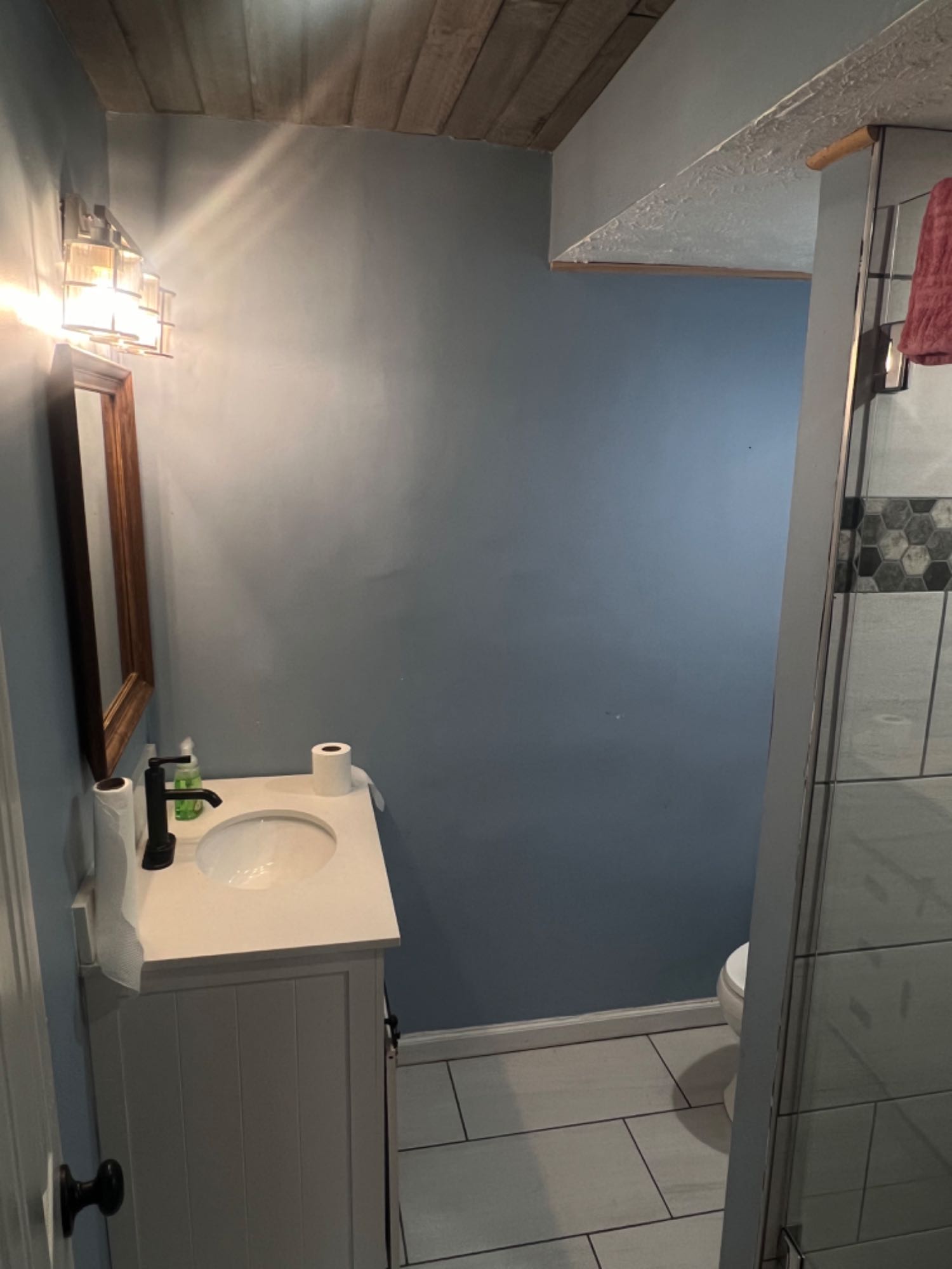 "Bright, spacious room available in a cozy, well-maintained home in a quiet neighborhood.