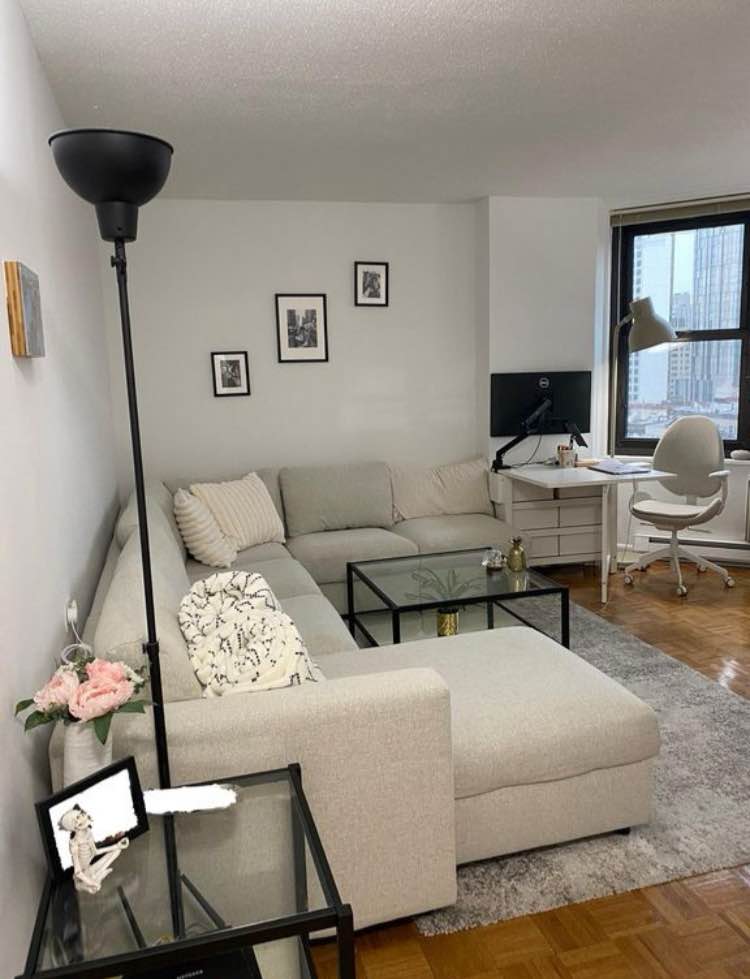 LEASE BREAK- Amazing one-bedroom apartment located right off 2nd Avenue in a beautiful full-service building. New Renovated Kitchen and bath, hardwood floors. All utilities are just $40 per month. The building features a 24-hour concierge, a second-floor laundry room, and a package room.