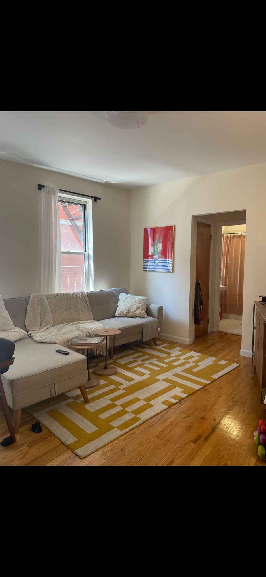 ENTIRE APARTMENT AVAILABLE - NO ROOMMATES
Looking for sublease to start asap! But latest start date that I’ll accept is December 1.
Basically in Noho — 2 min walk from 6 and F trains.
Only 3 flights up
Very large living space.
Message me for more details! :)