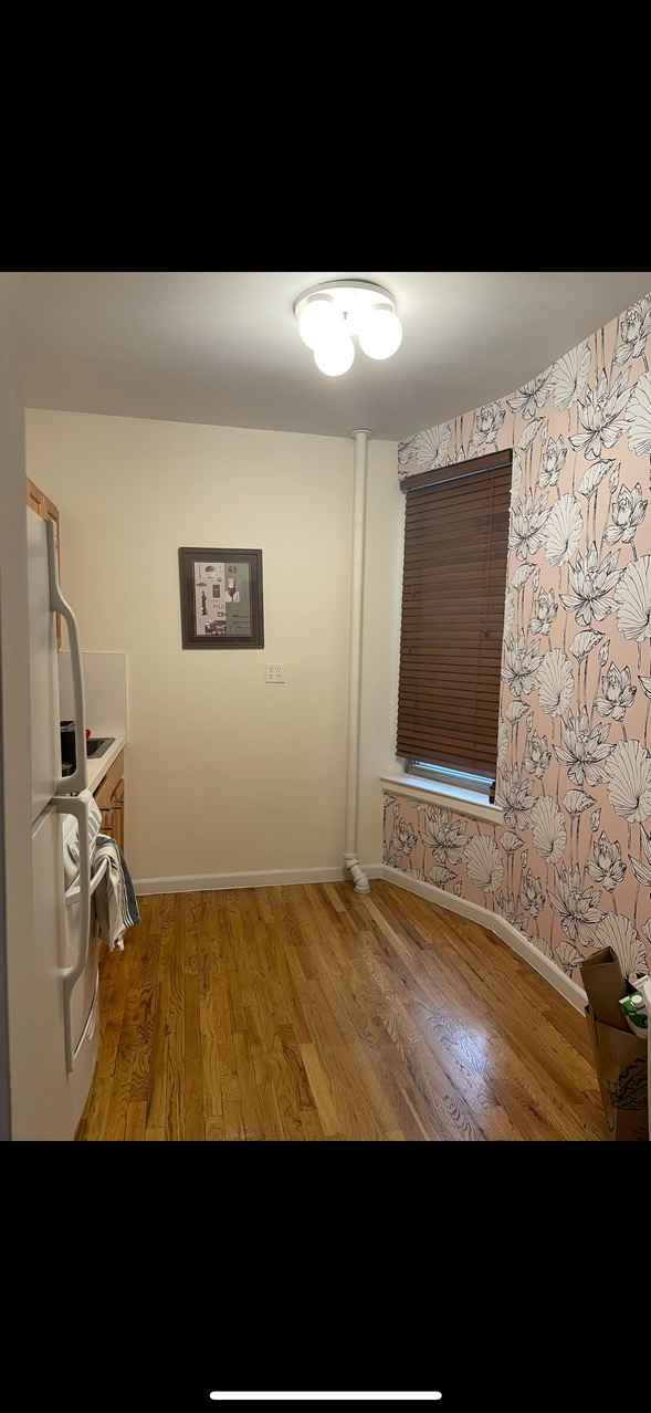 ENTIRE APARTMENT AVAILABLE - NO ROOMMATES
Looking for sublease to start asap! But latest start date that I’ll accept is December 1.
Basically in Noho — 2 min walk from 6 and F trains.
Only 3 flights up
Very large living space.
Message me for more details! :)