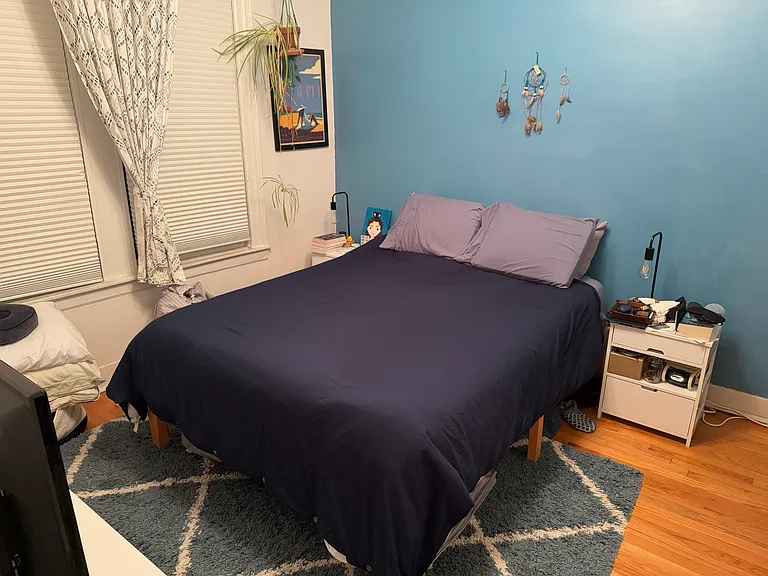 Are you still looking for an apartment to rent? Contact me today at Hablegord@gmail.com, I've got you covered.