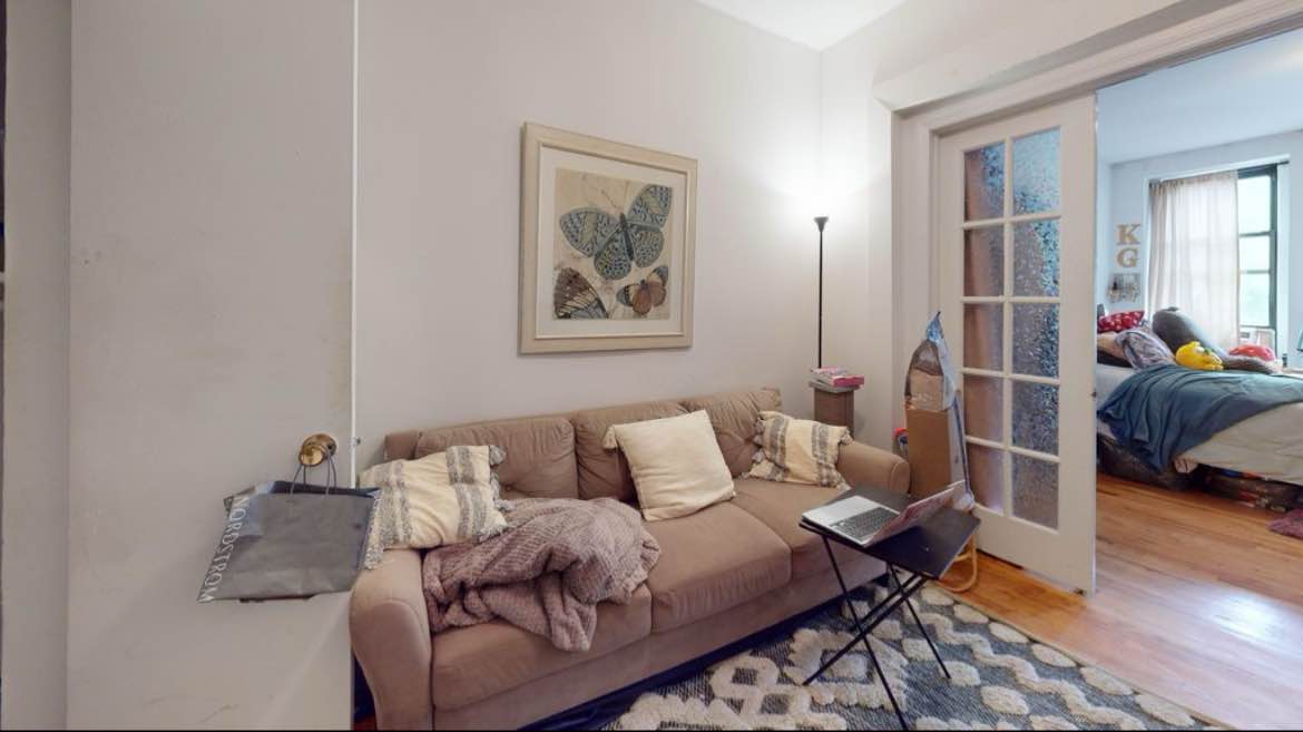 This exclusive apartment provides ultimate privacy, boasting a personal bedroom, bathroom, and closet. Complete with essential amenities like a washer, dryer, and WiFi, it offers the convenience you crave. With a flexible month-to-month lease and pet-friendly policy, it caters to your lifestyle needs.

Enjoy additional perks such as a dishwasher, furnished common areas, high-speed Wi-Fi, and more. Situated conveniently, this unit is surrounded by local parks, restaurants, and bars just minutes away.

For further details, feel free to inquire Email: reginajjackson12@hotmail.com