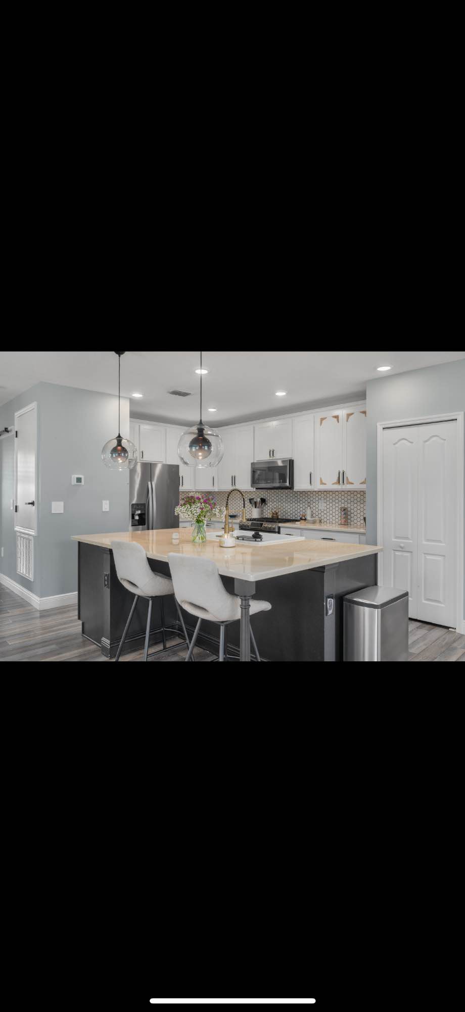 I am negotiable on price!! Price is negotiable with which room you choose.
There are 5 rooms available to choose from! I guess this would be considered a group home! I have security and lots of parking room and huge backyard for puppies. With this place you can choose whether you want it furnished or unfurnished! I am very easy going and everyone will have their own private room. Some will have a shared bathroom others will have their own bathroom. I am right off of Becker so access to both highways. I am 7 mins from a Publix and even closer to a beautiful park. I am negotiable on price as I said I am very easy going. :)
All 5 bedrooms are open right now so it’s first come first serve basis. Come take a look at the property and I’m open to letting you have your opinion with who moves in. I don’t want people to not get along!