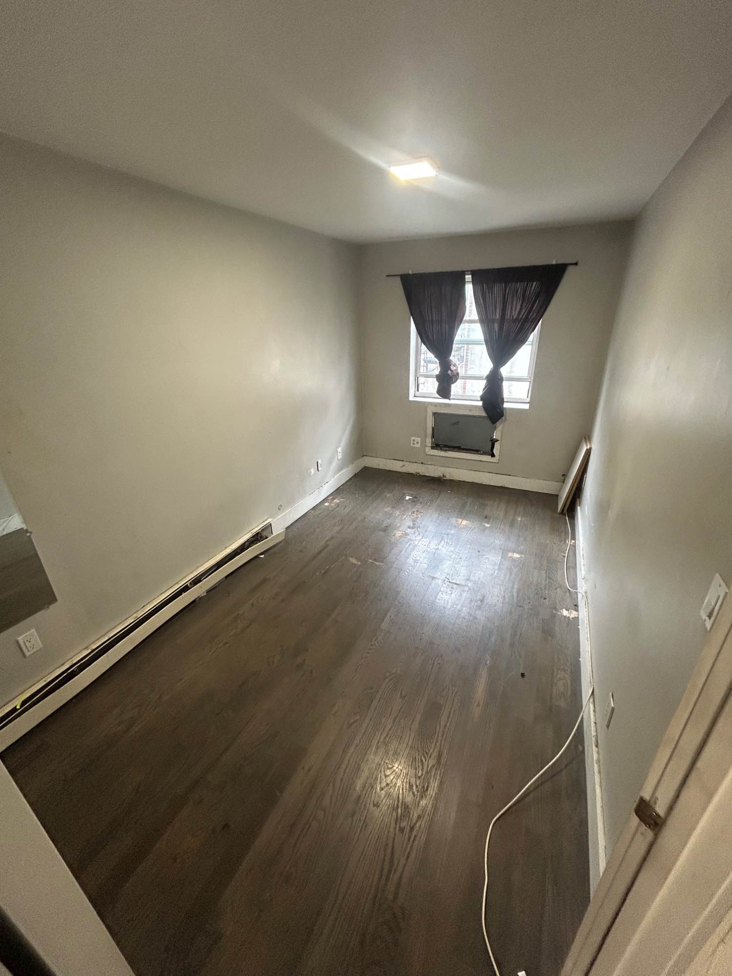 Fresh on the market, beautiful 4bedroom 2 bath located at 86 Utica, Crown heights. This gorgeous apartment is just a short walk to the L train.
There are 4 rooms to choose from, so come with friends or let us match you with some perfect strangers!
12 month lease, 10/15-11/1 start date.
Qualifications
680+ credit score
$40,000+ yearly income
I, Louie, am a certified Roommate Matchmaker with Perfect Strangers and will be matching you to the other roommates in order to sign a lease. You will have a chance to get to know the roommates before signing a lease! Please message me a little bit about yourself and when you’re available to view the apt.
Rm1- $850
Rm2- $850
Rm3- $1025
Rm4- $1075