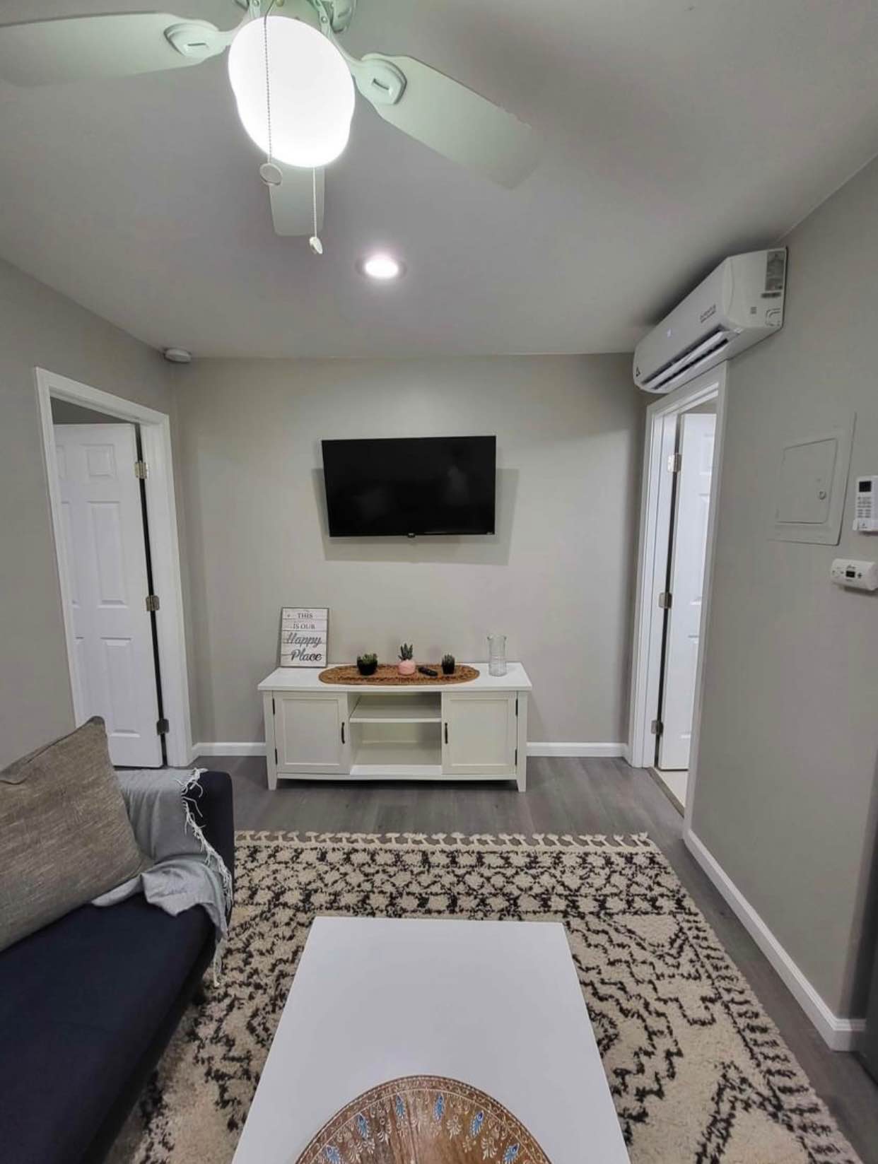 I’m offering a private one bedroom apartment at 124 Chestnut St, Cherry Hill, NJ 08002 kindly dm me with your cellphone number or text me directly on +1 (848) 999-4594 ‬ thanks 😊 