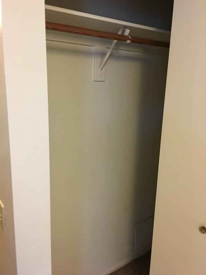 Please note this is a joint lease with the landlord - must be able to pass a credit check. Complex has 9 units. Landlord does not live onsite. Apartment-sharing is difficult! My past three roommates have all given me good reviews voluntarily.

What’s in it for you: your own bathroom (in hallway), 11x12’ bedroom. Shared kitchen privileges, pantry usage, etc. No pets. Laundry onsite - 1 washer/1 dryer. Solo and non-smoking occupants preferred. Occasional overnight guests OK. Utilities included: electricity, gas, internet.