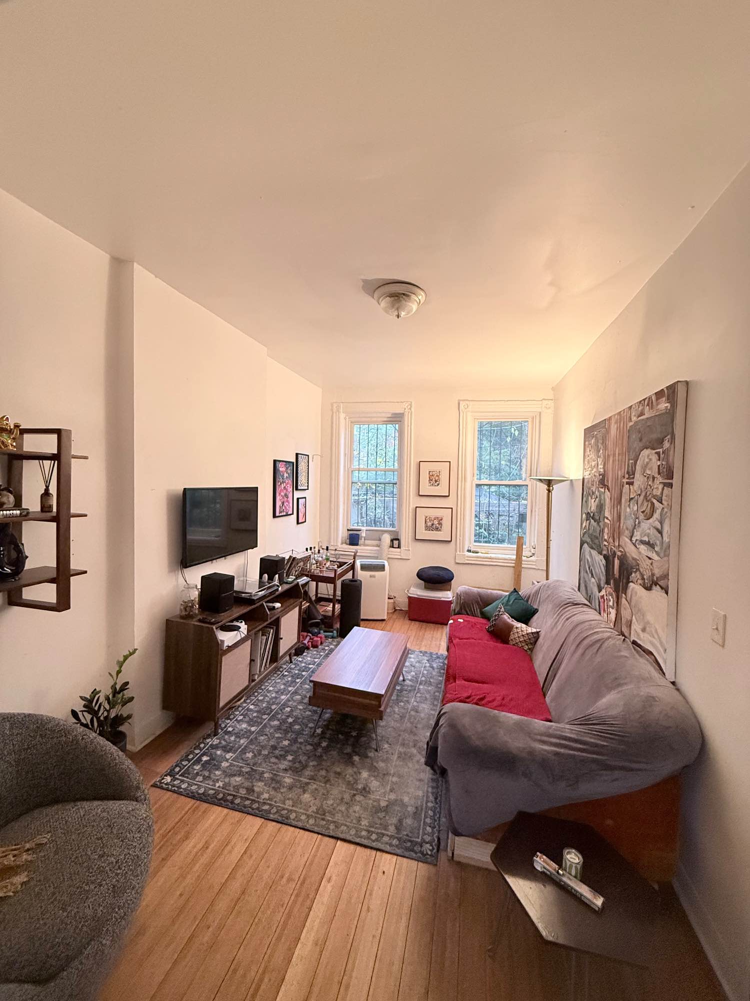 I’m a thirty-something in search of a new roomie. Huge living room, kitchen, and private backyard. Pets ok. 